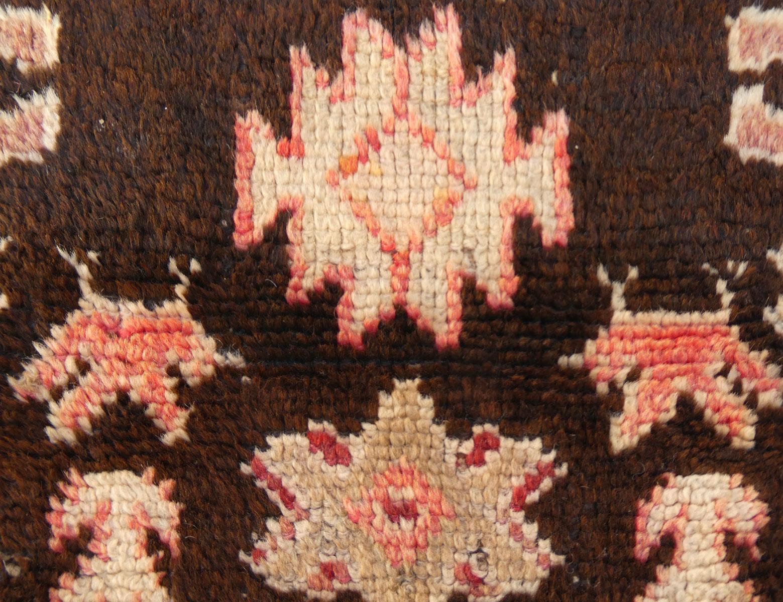 1970 Marokkanischer Taznahkt-Teppich  2' x 3'7 4