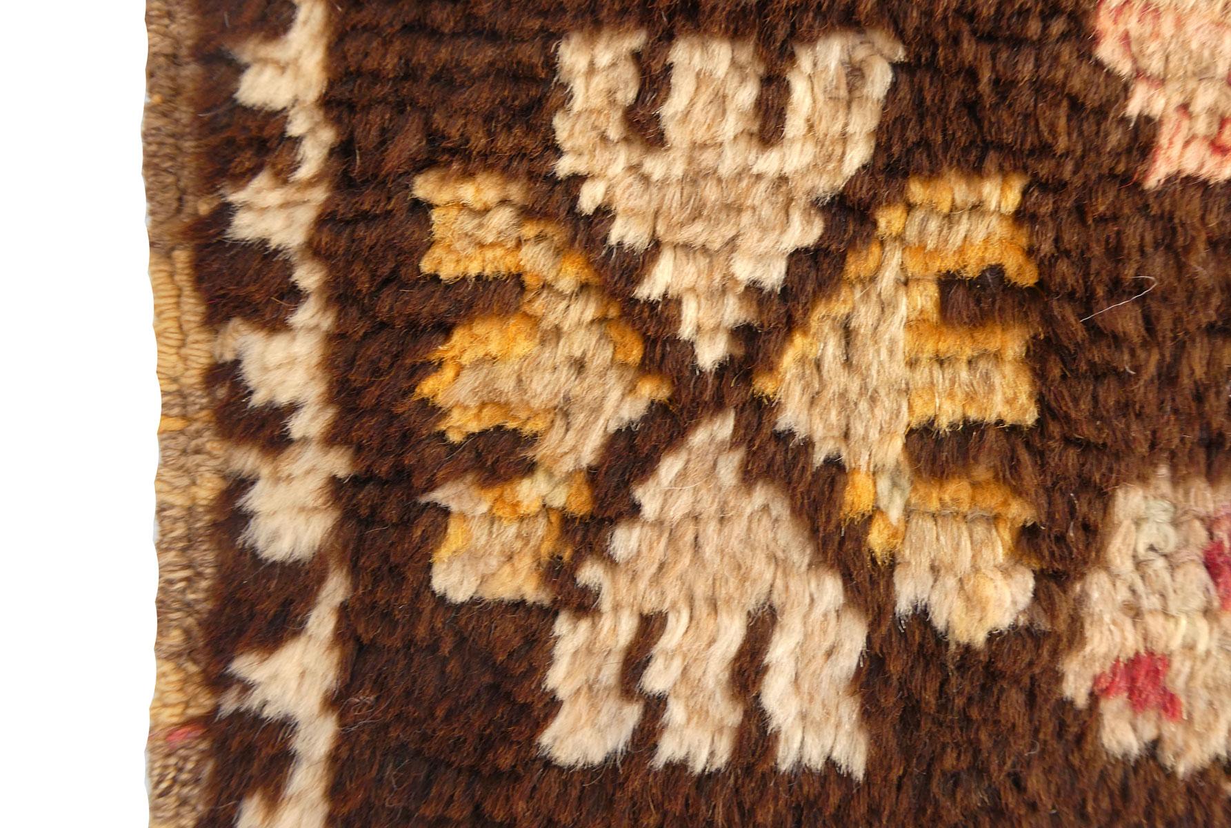 1970 Marokkanischer Taznahkt-Teppich  2' x 3'7 6