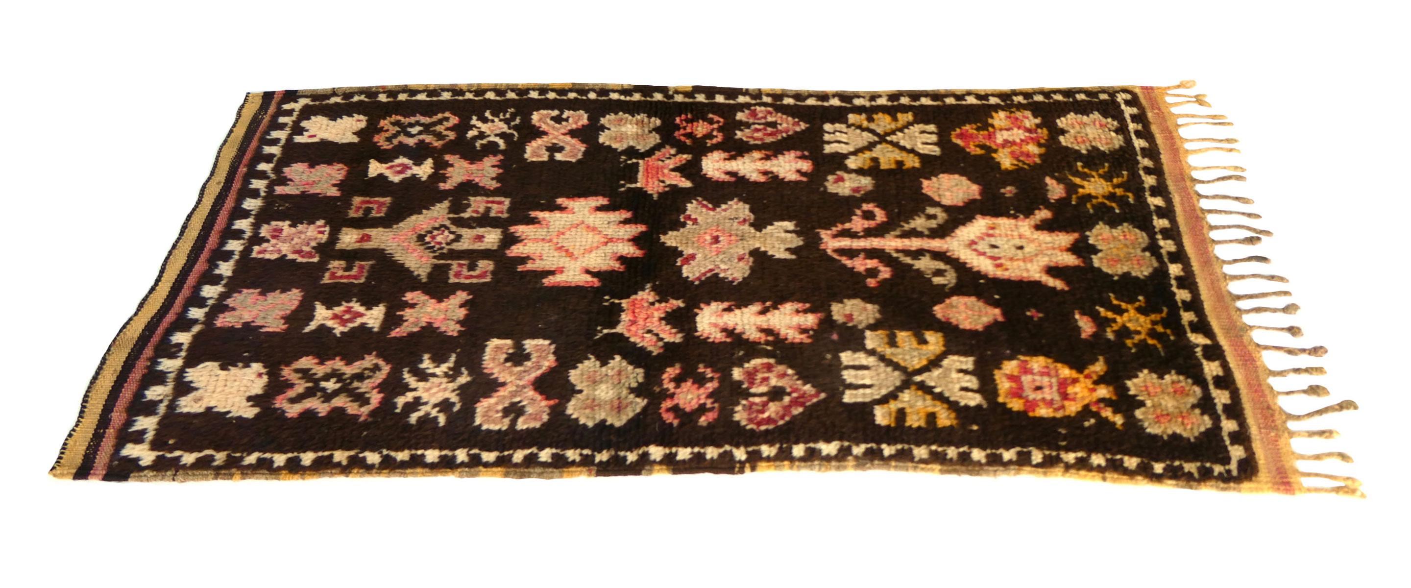 Marokkanischer Taznakht-Teppich, handgewebt mit seidiger brauner, rosa und goldener Wolle in einem abstrakten Berber-Muster. 

Abmessungen: 2' x 3'7