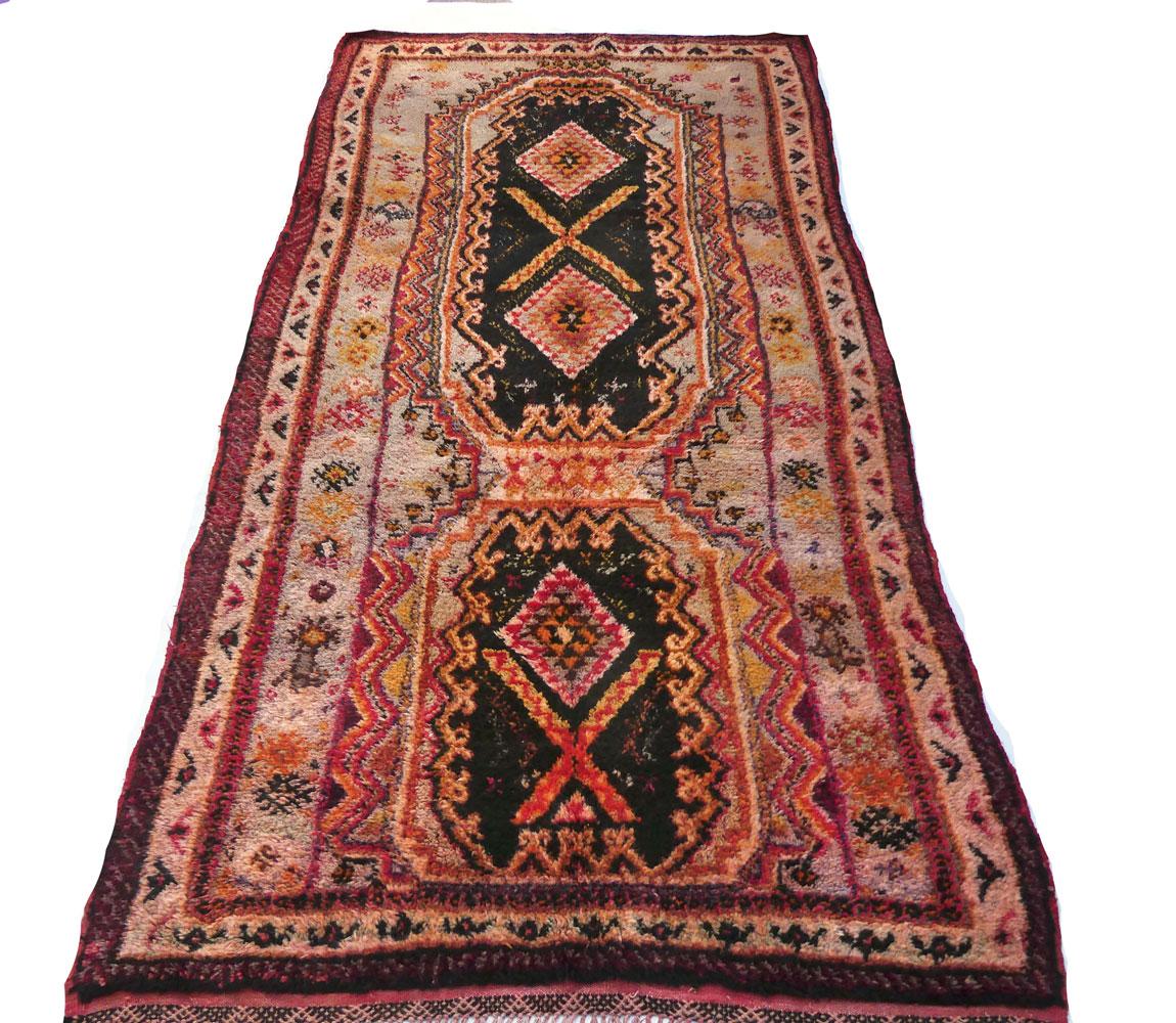 1970 Alfombra marroquí Taznakht 4'4 x 9' en Bueno estado para la venta en Los Angeles, CA