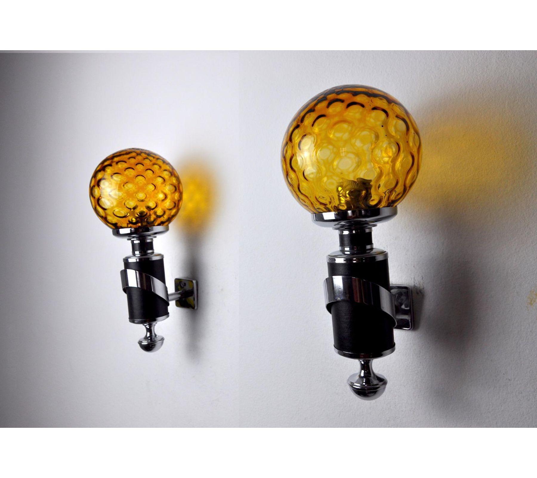 1970 Murano Wall Lamps, Italy, a Pair In Good Condition For Sale In BARCELONA, ES