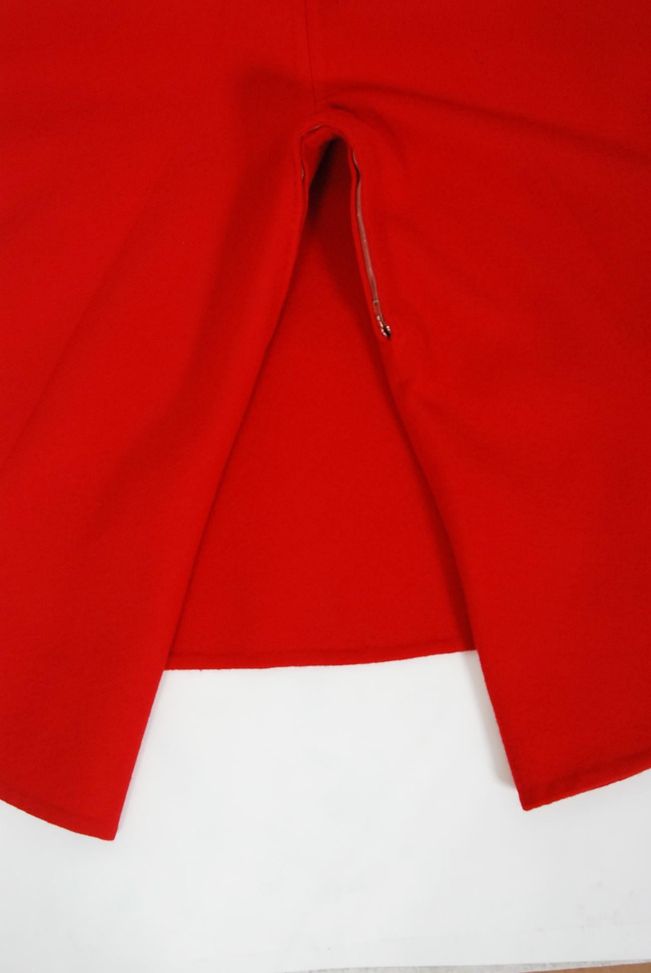 Nina Ricci - Combinaison vintage haute couture en laine rouge rubis, style mod, répertoriée, 1967 en vente 2