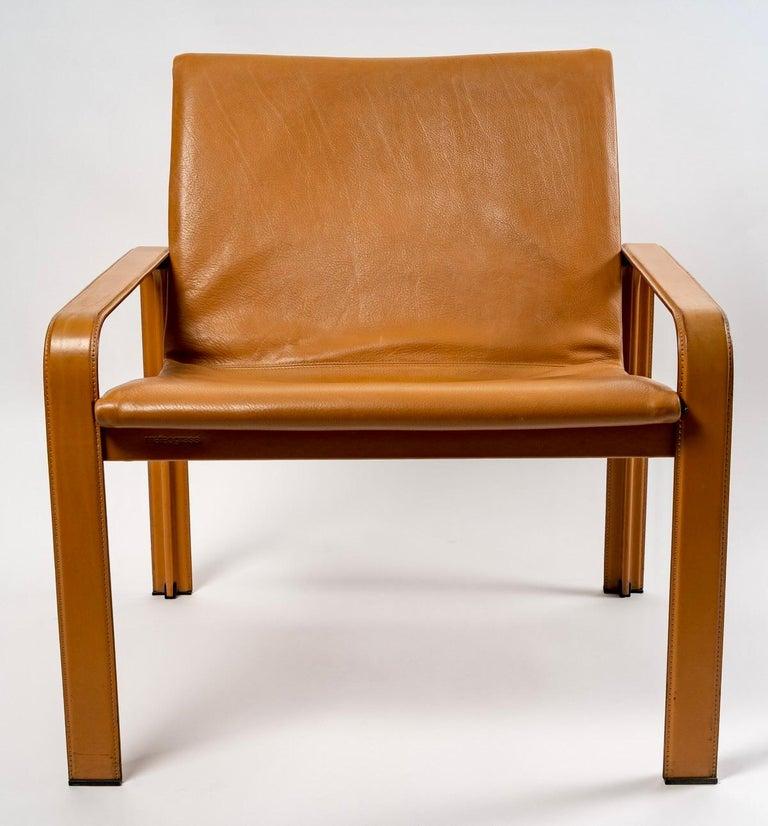 Paire de fauteuils classiques en cuir conçus par Jaques Toussaint et Patrizia Angeloni pour le modèle Matteo Grassi 