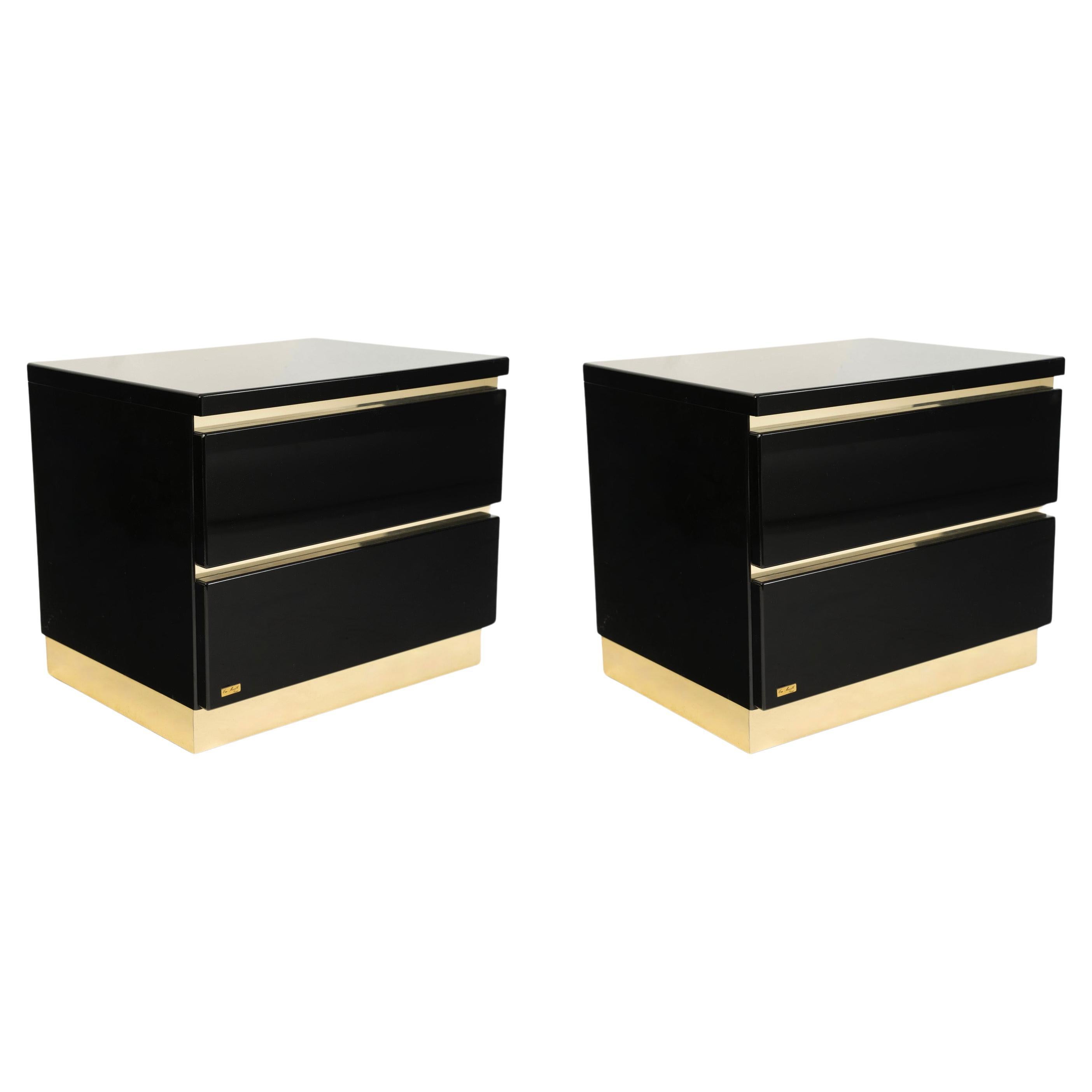 1970 Pair of bedside tables in black lacquer signed by Eric Marville For Sale