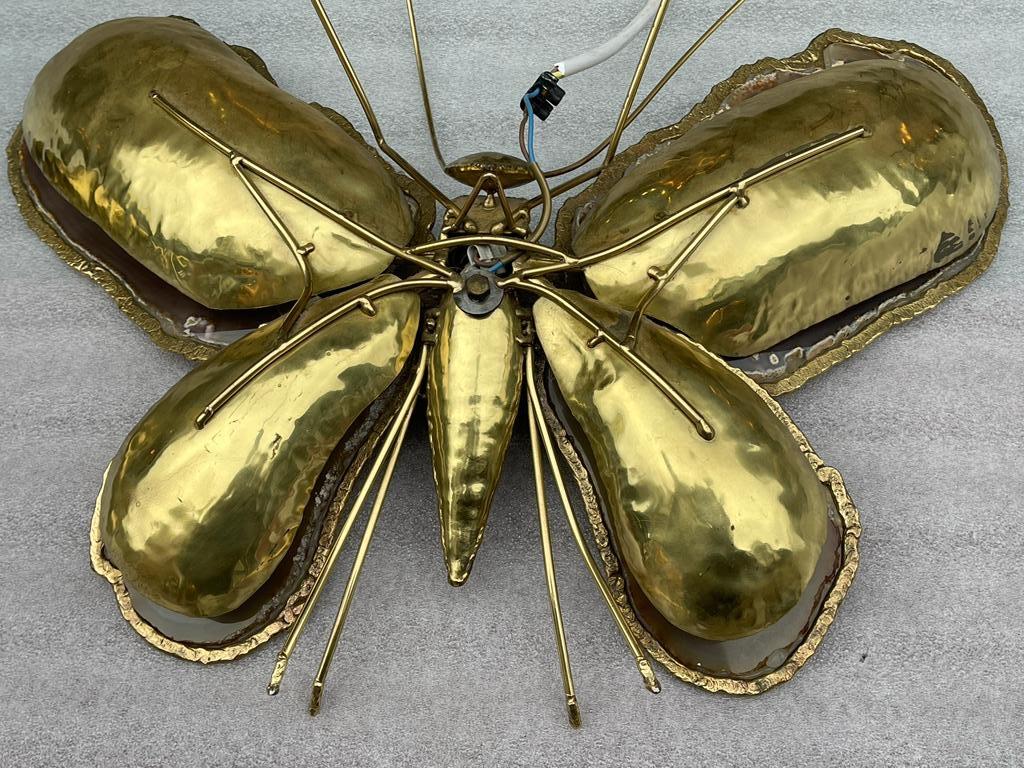 Pair or similar of butterfly sconces in bronze or brass, 4 bulbs, agate wings, good condition, Circa 1970
Measures: Wings: 53 x 37 cm
Width: 53 cm
Height: 45 cm
Depth: 14 cm
Wings: 46 x 29 cm
Width: 46 cm
Height: 40 cm
Depth: 12 cm.