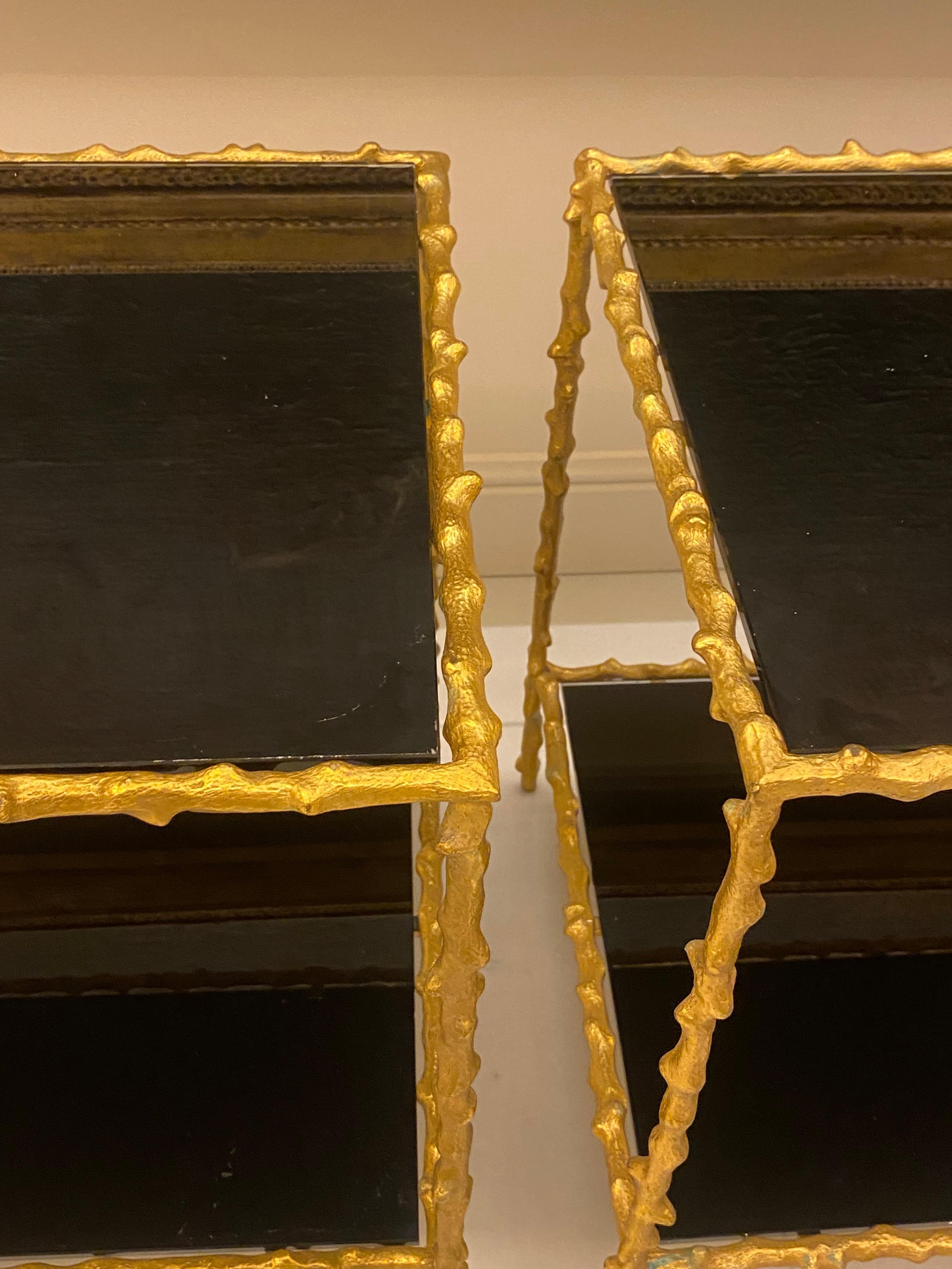 Francese 1970 ' Coppia di divani nello stile della Maison Jansen, dorati  Bronzo 50 X 37 in vendita