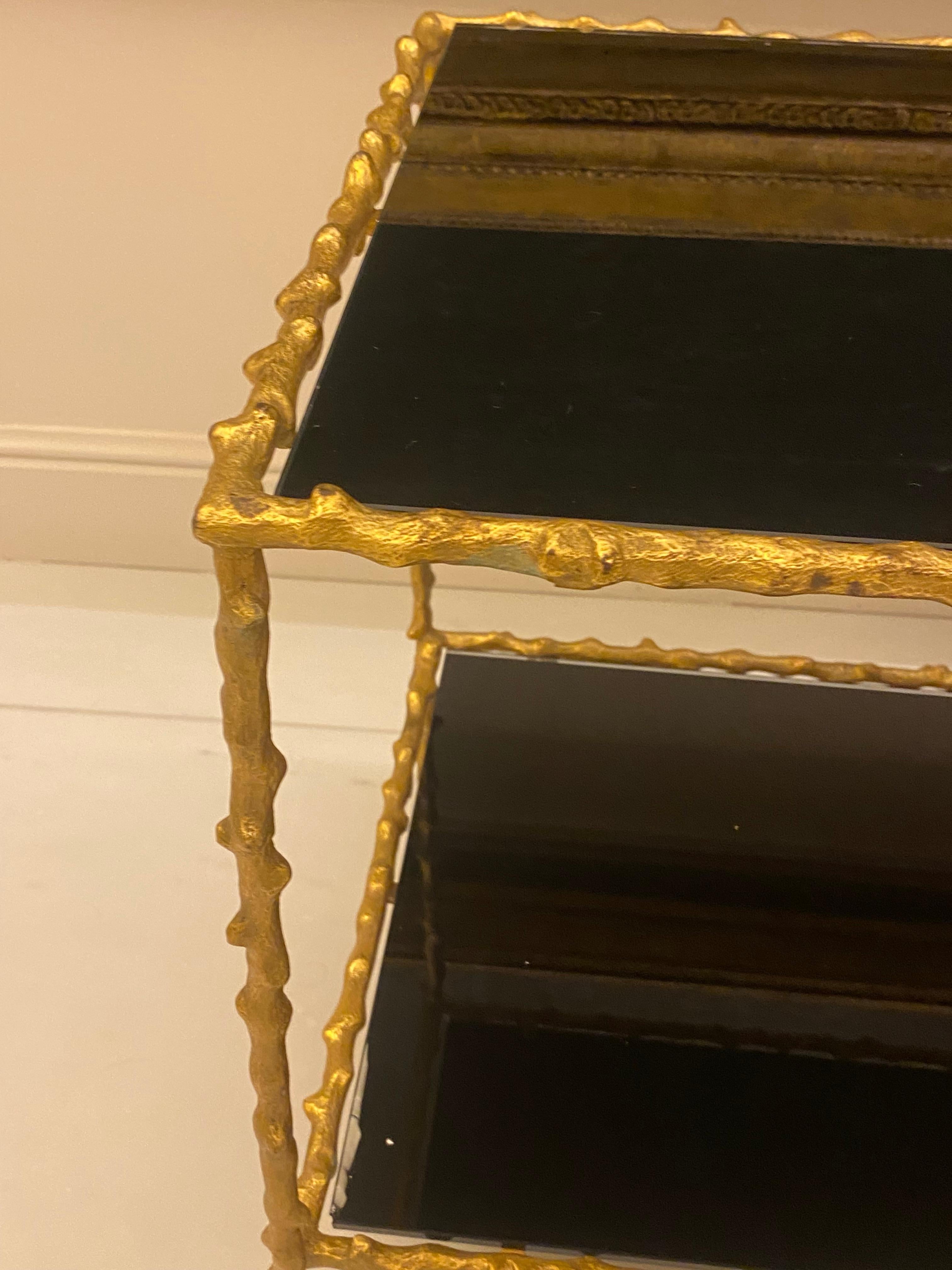 Dorato 1970 ' Coppia di divani nello stile della Maison Jansen, dorati  Bronzo 50 X 37 in vendita