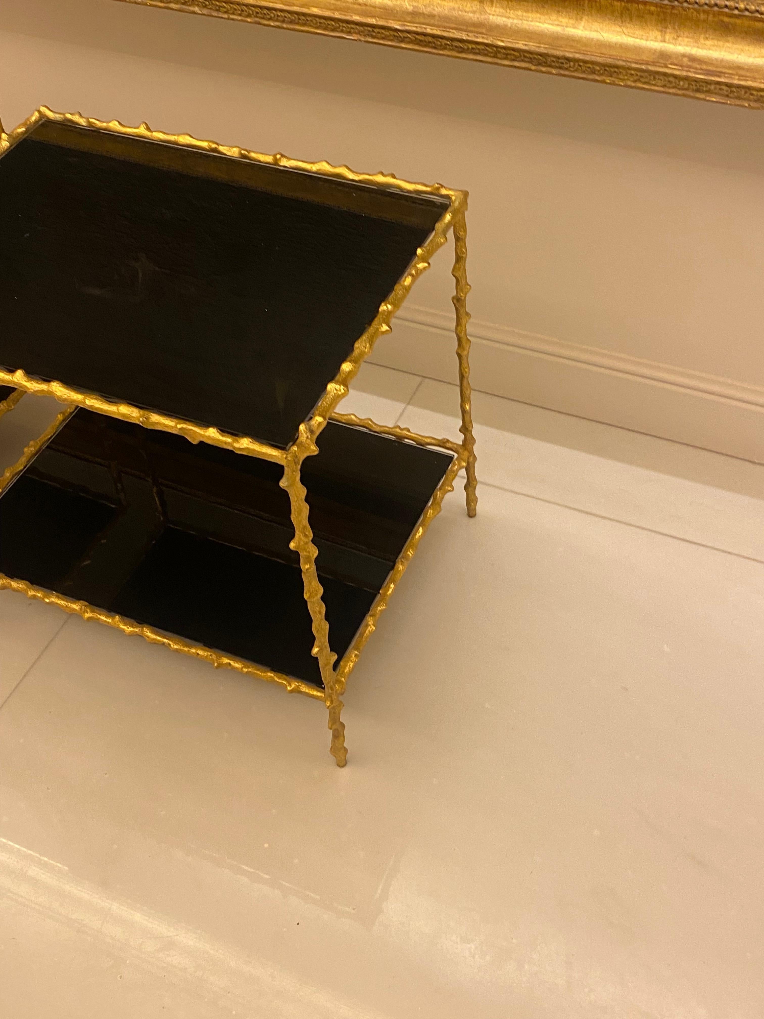 1970 ' Coppia di divani nello stile della Maison Jansen, dorati  Bronzo 50 X 37 in vendita 1
