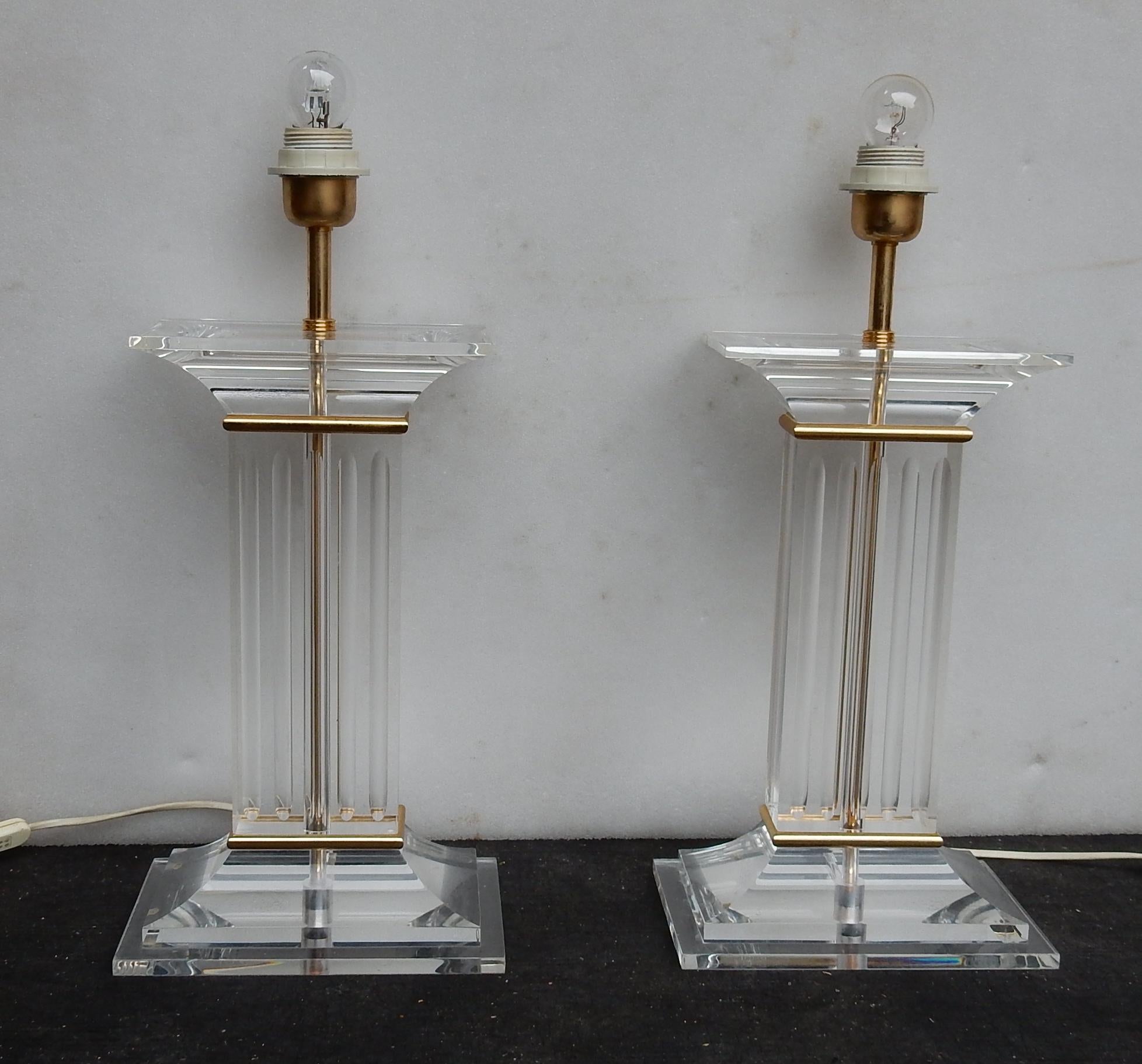 Pair of lamps in Lucite decor columns,1 bulb, height columns: 47 cm, good condition, circa 1970.