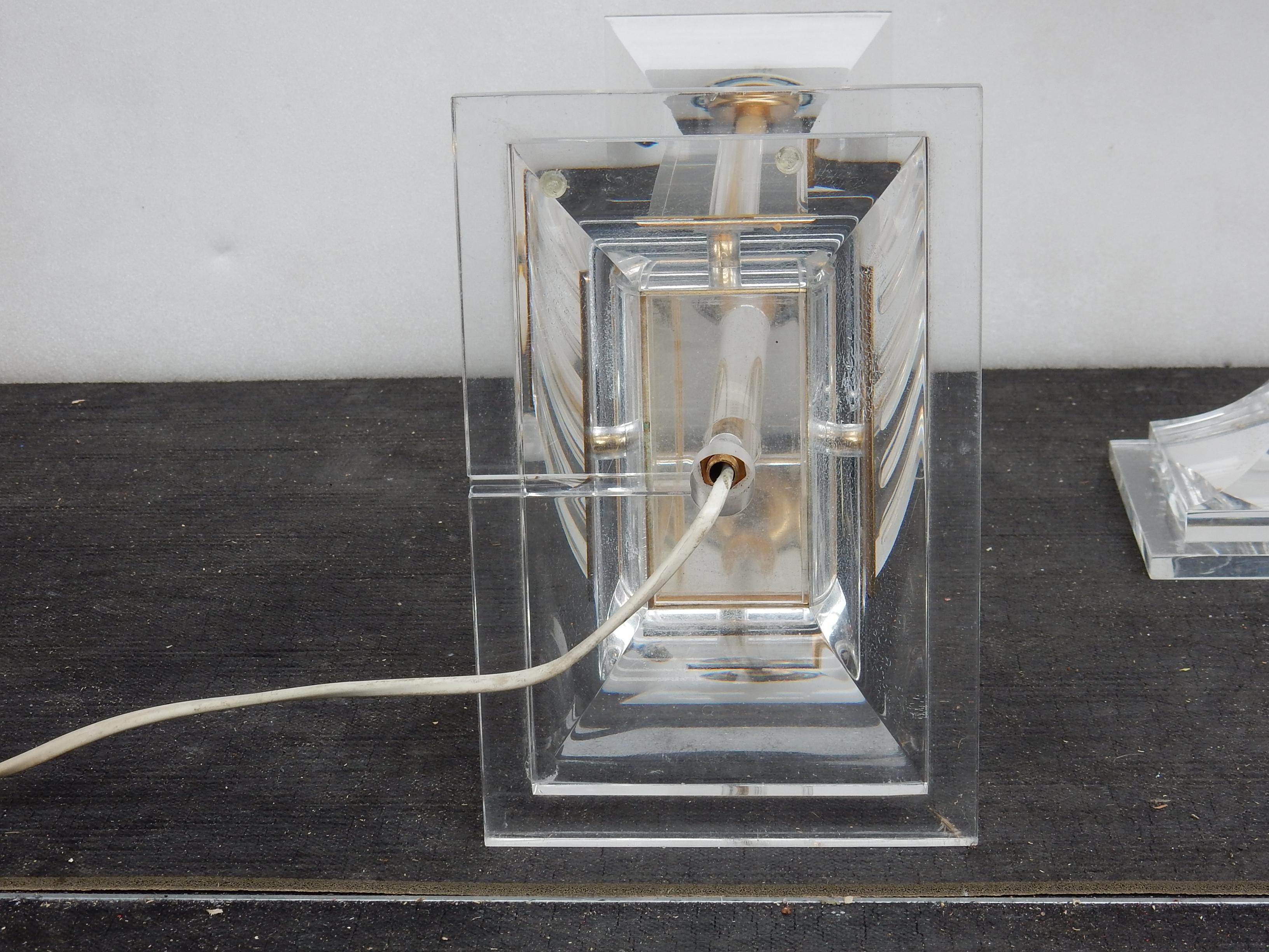 1970 Pair of Lamps in Lucite Columns Deco For Sale 2