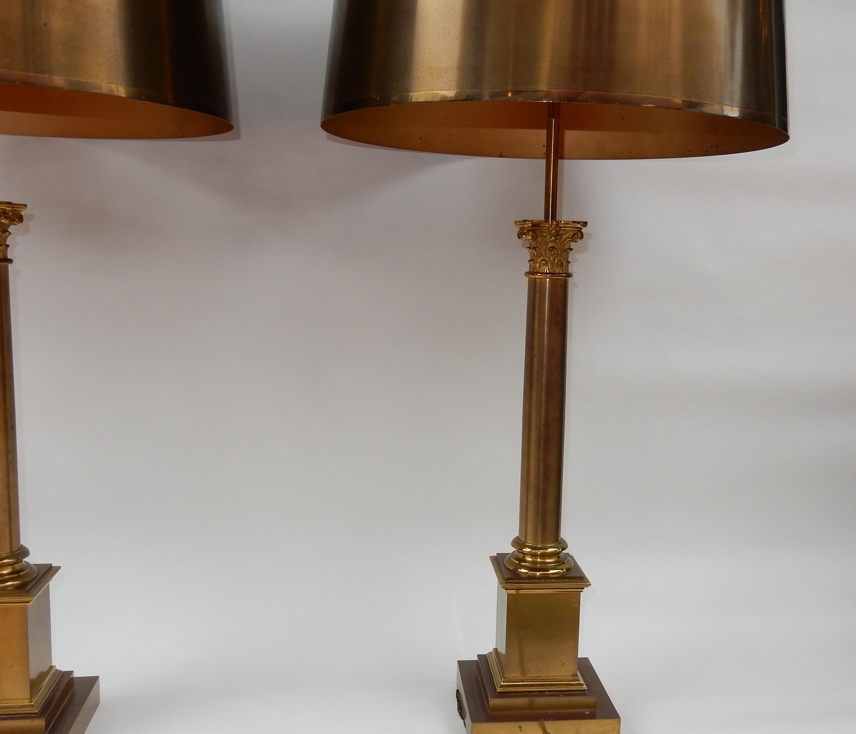 1970 Pair of Lamps with Corinthian Columns in Brass and Bronze Signed Charles In Good Condition In Paris, FR