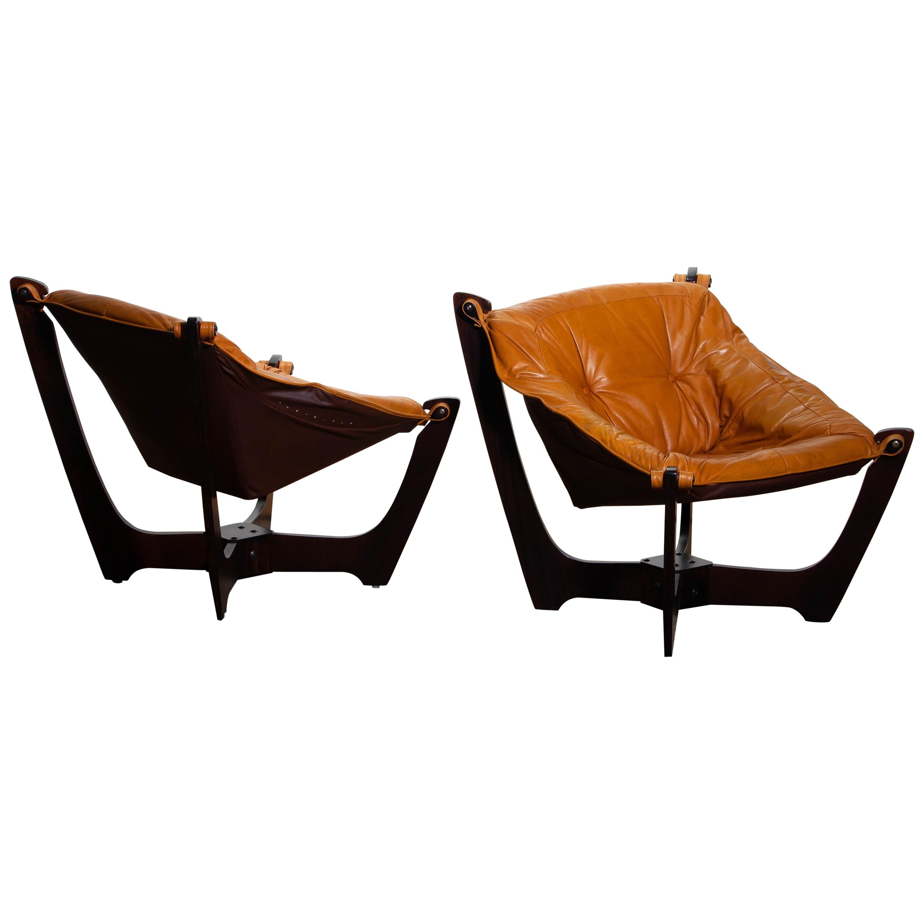 Norwegian 1970 Pair of Leather Lounge Chairs by Odd Knutsen for Hjellegjerde Møbler Norway