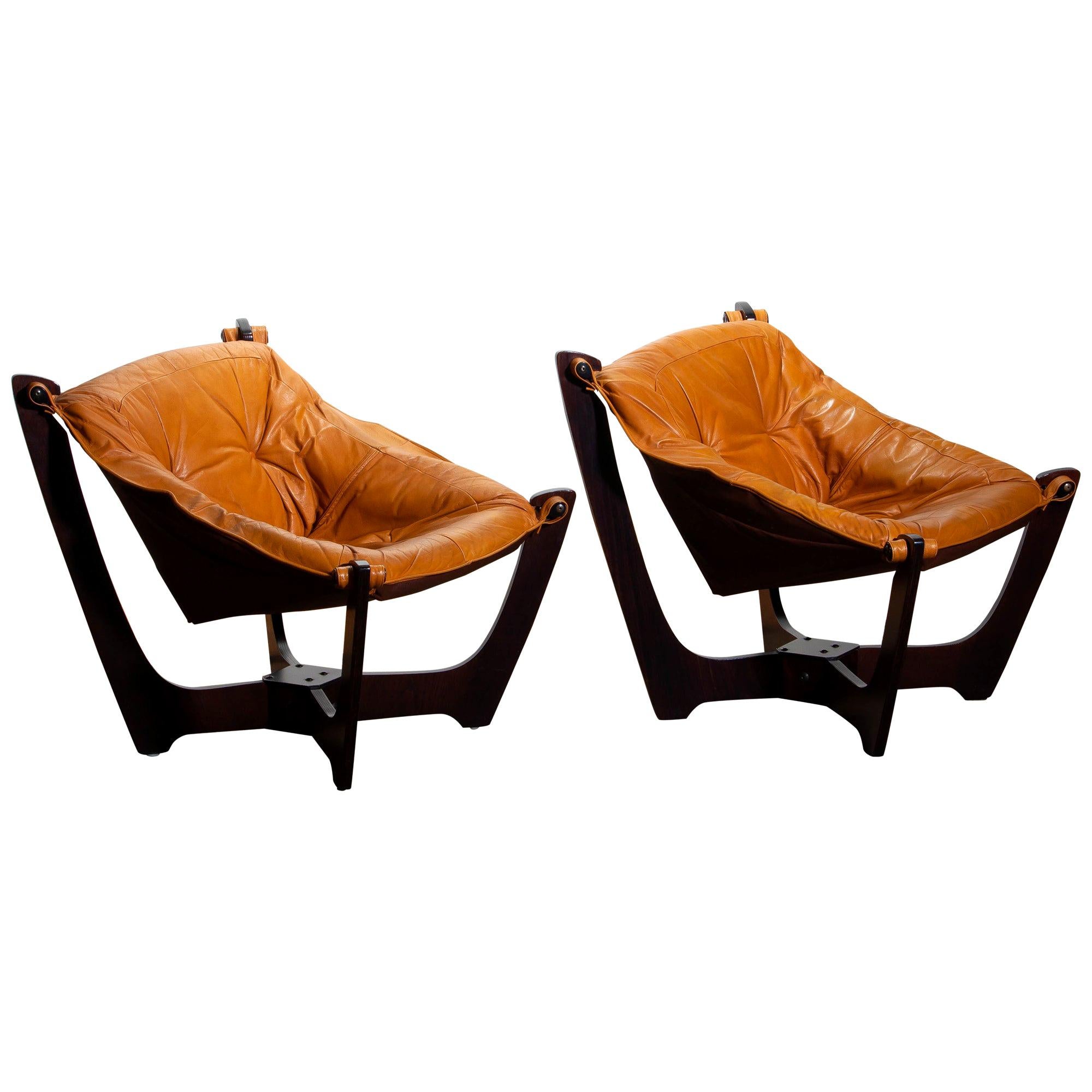 Late 20th Century 1970 Pair of Leather Lounge Chairs by Odd Knutsen for Hjellegjerde Møbler Norway
