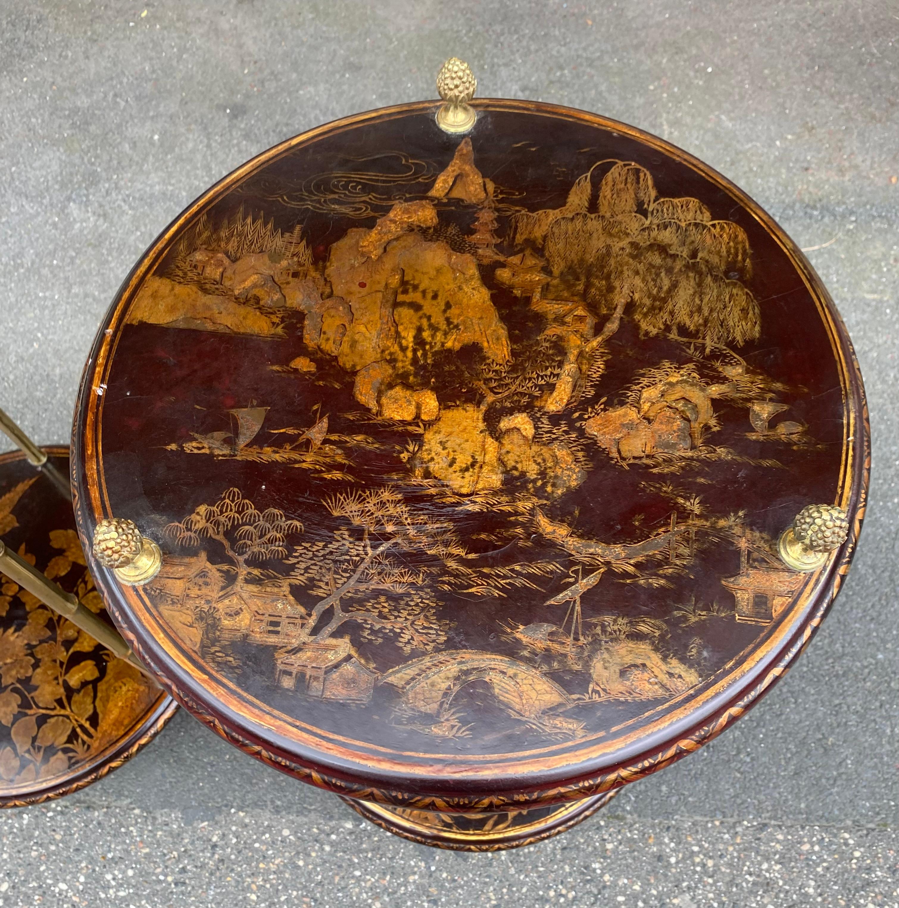 Francese 1970′ Coppia di tavolini con piedistallo Maison Baguès in bambù e bronzo dorato in vendita