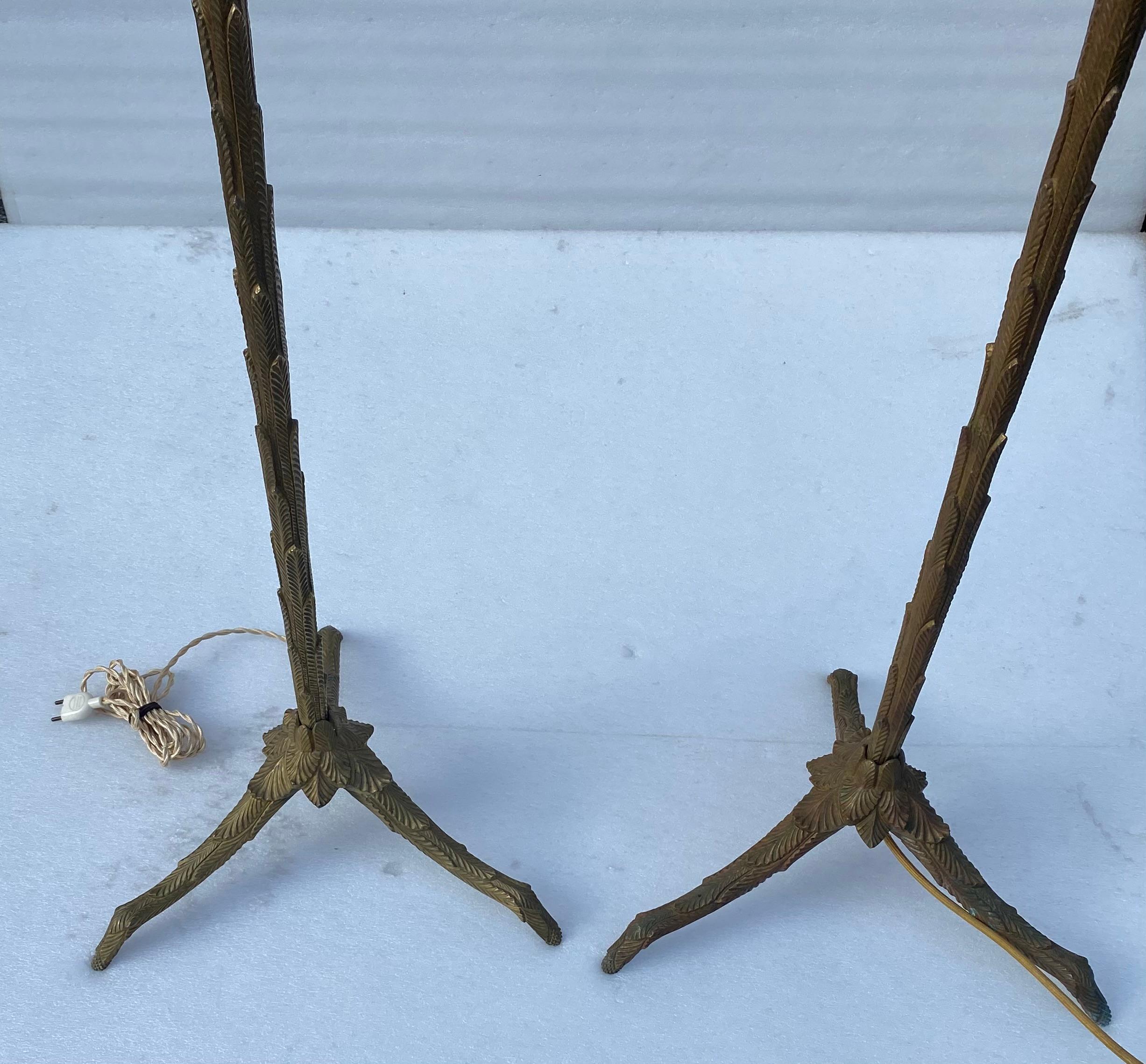 1970′ Pareja De Lámparas De Pie De Bronce Patinado Maison Charles Modelo Palmera Napoleón III en venta
