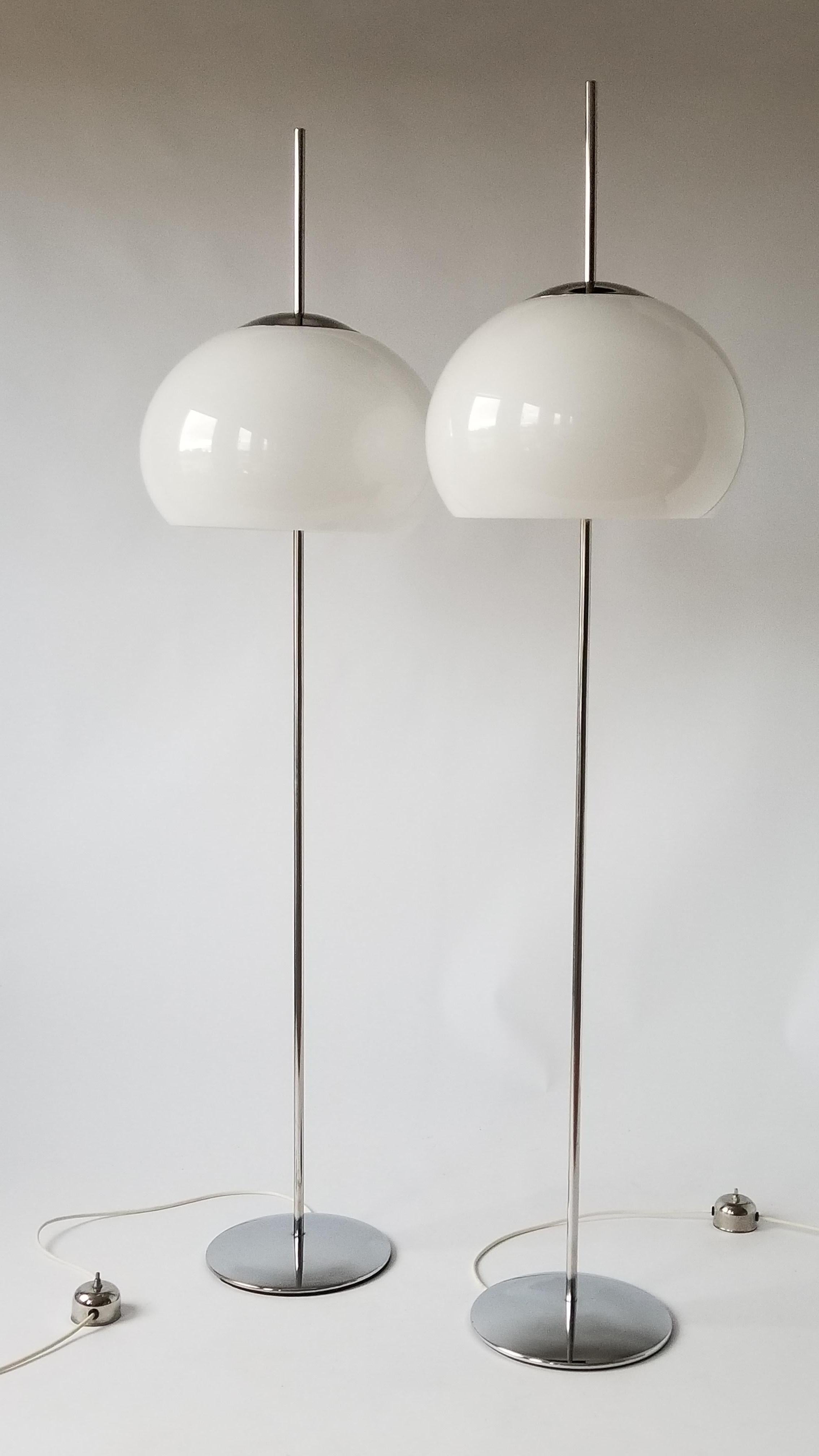 Italian 1970  Reggiani Acrylic Shade on Chrome Floor Lamp, Italy