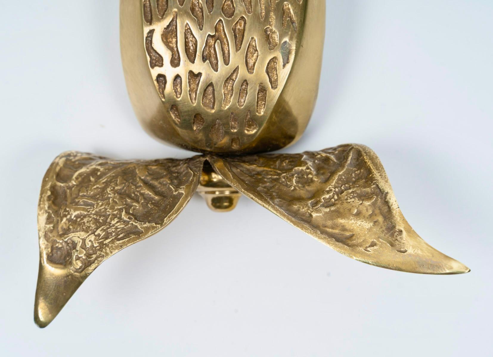 1970 Pair of sconces by Maison Charles en bronze et laiton doré. (Ende des 20. Jahrhunderts) im Angebot