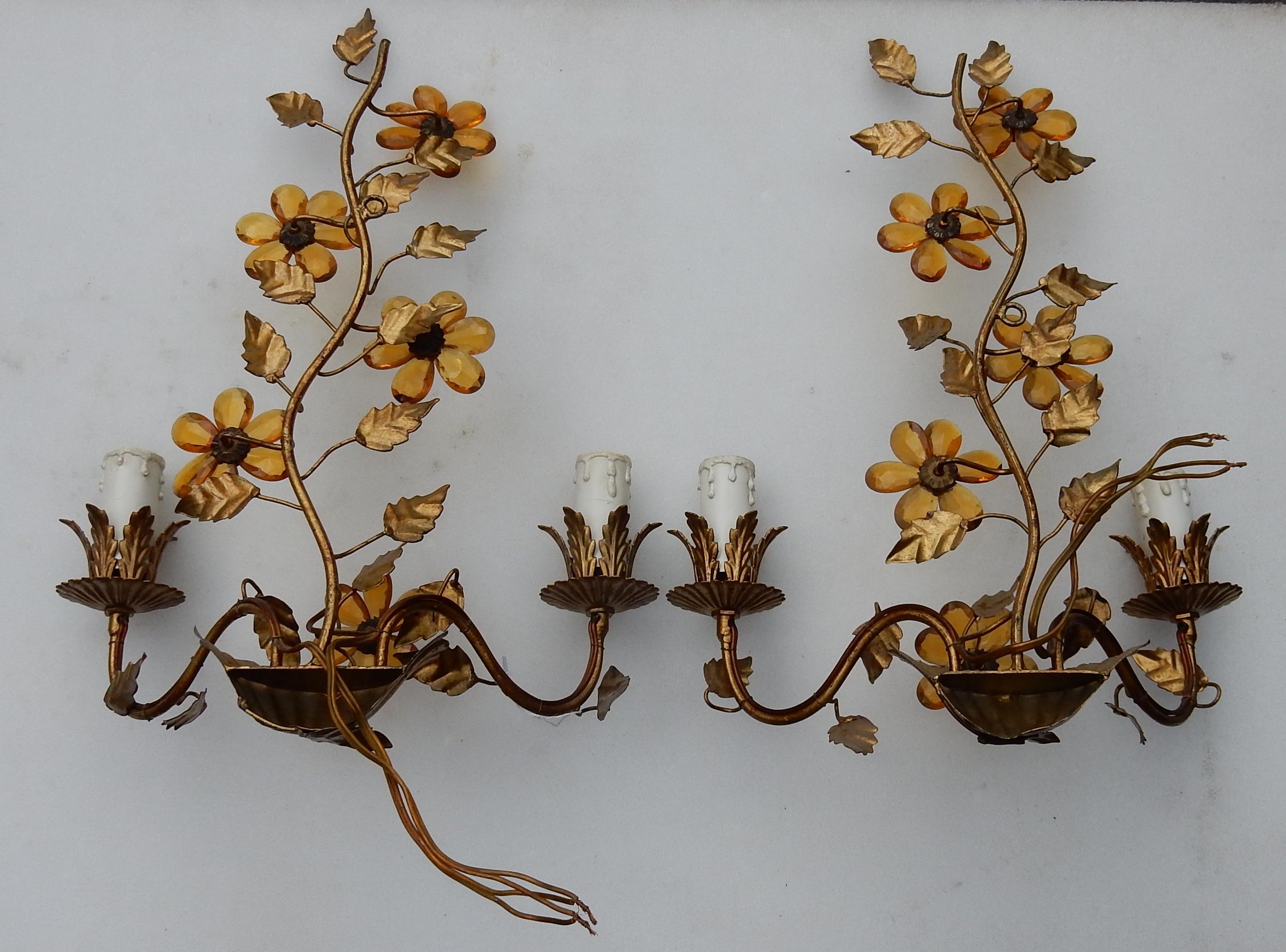 1970 Pair of Wall Lamp in the Style of Maison Baguès with Orange Color Flowers In Good Condition In Paris, FR