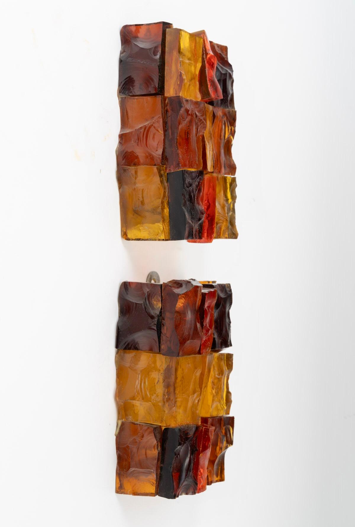 1970 Paire d'appliques en verre coloré signées Jean Simon Labret Bon état - En vente à Saint-Ouen, FR