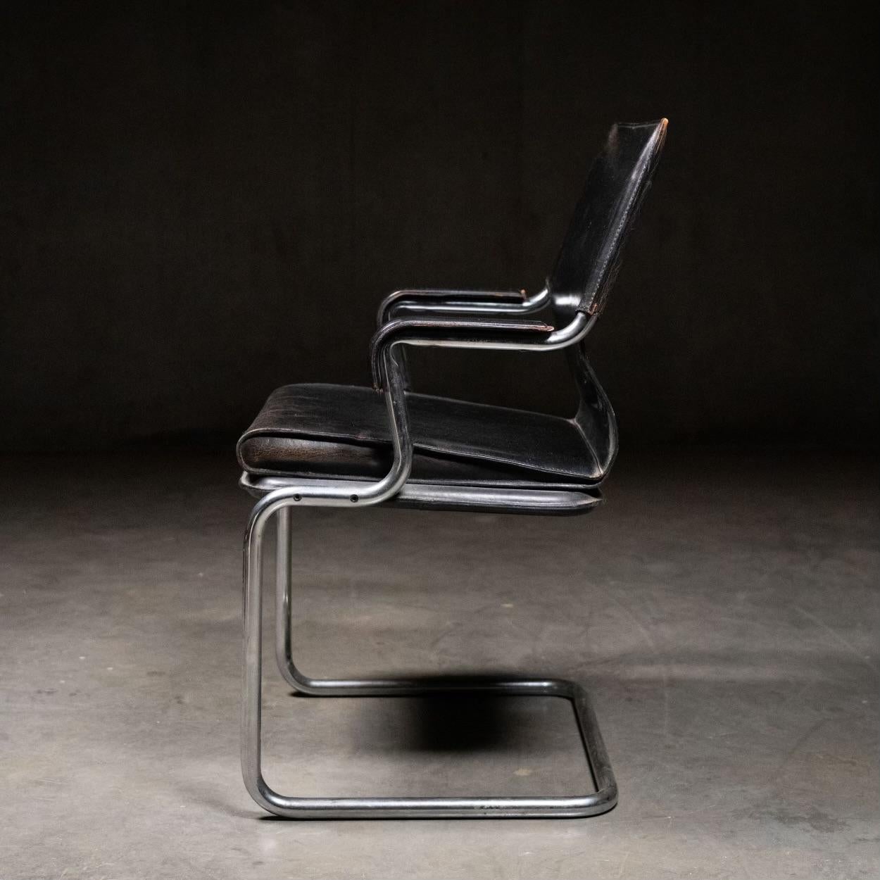Mid-Century Modern 1970 Pair Uno Arm Chairs by Paolo Deganello & Gilberto Corretti for Marcatre