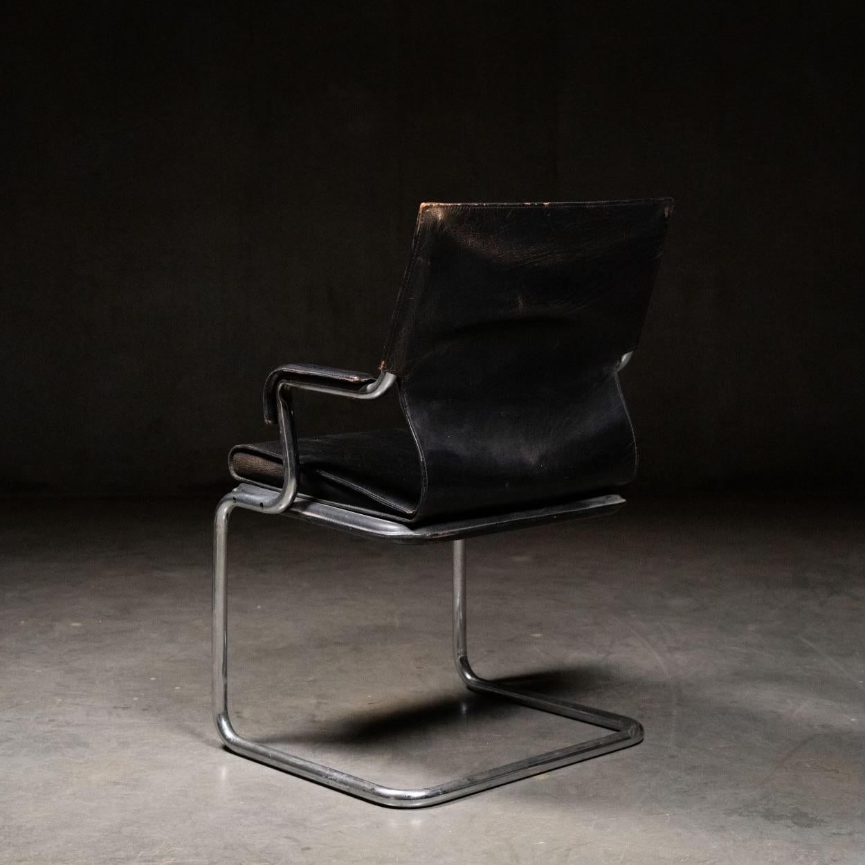 Italian 1970 Pair Uno Arm Chairs by Paolo Deganello & Gilberto Corretti for Marcatre