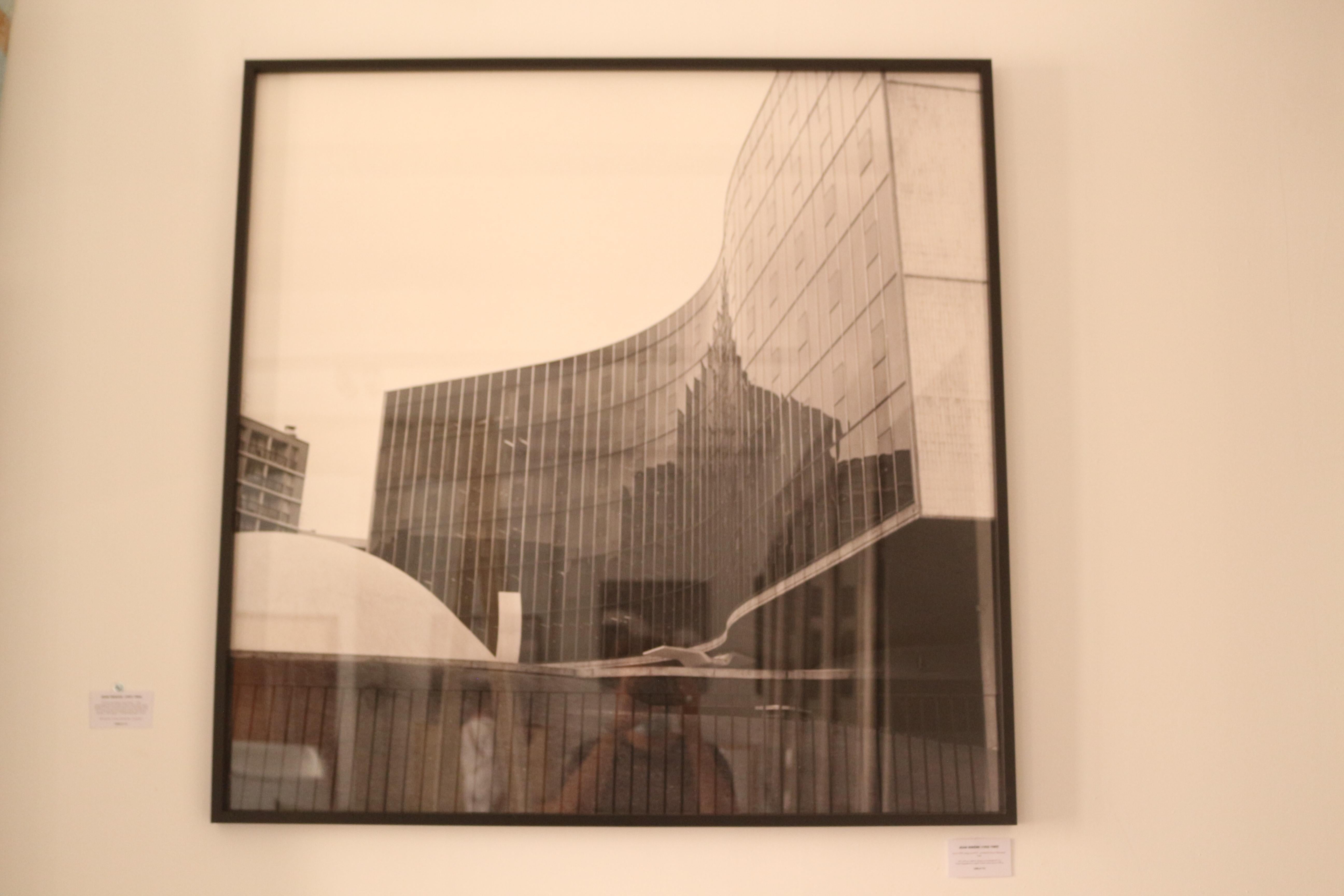 PCF headquarters - architect Oscar Niemeyer, Paris, circa 1970.

Size: 100 x 100 cm / limited and numbered edition n°1/12
Digigraphy print on textured cotton fine art paper 320 gr.  

Certification: Signed and numbered by hand.

Frame: Black