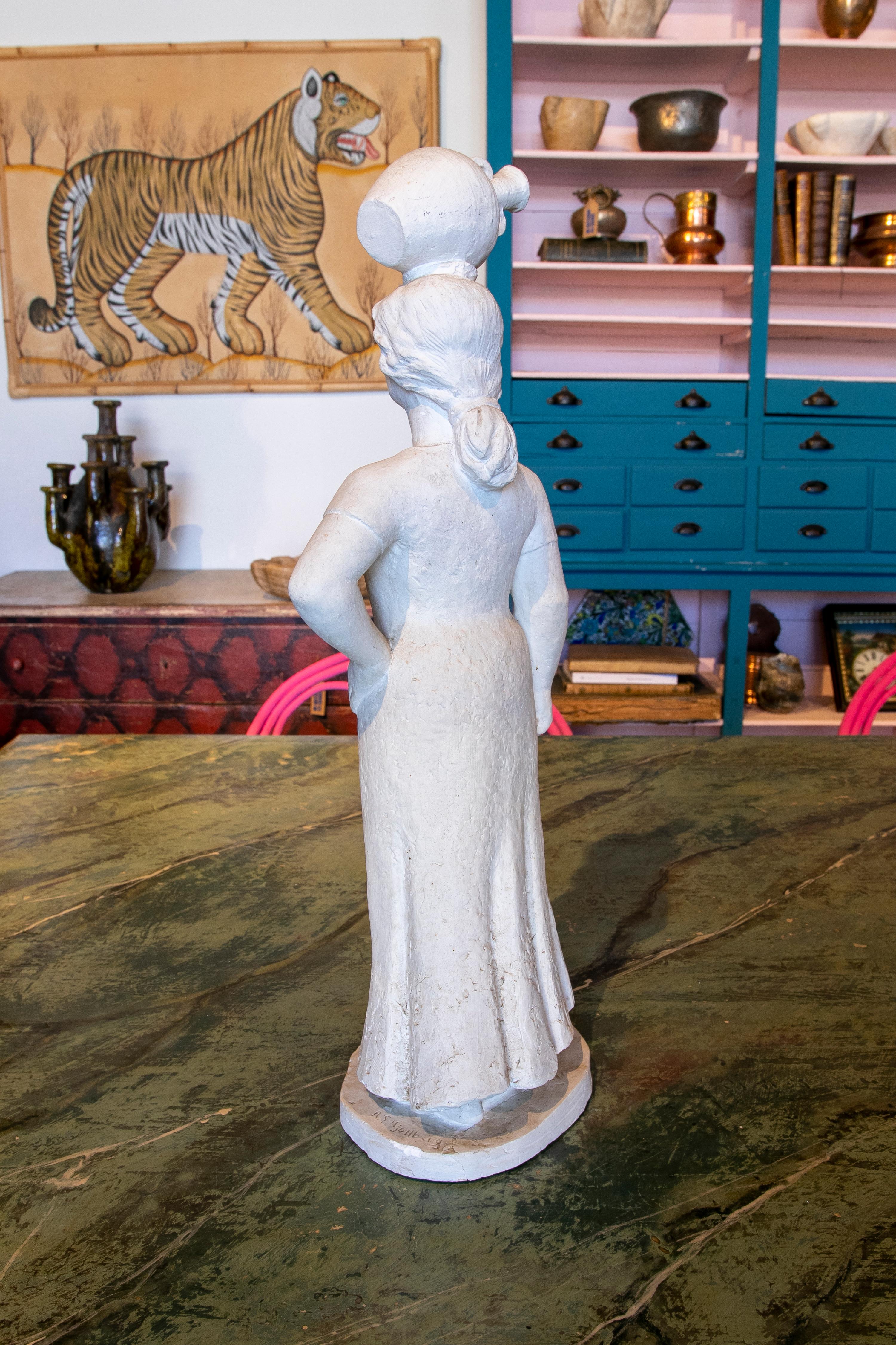 1970 Plaster Sculpture of a Woman in Typical Andalusian Clothing In Good Condition For Sale In Marbella, ES