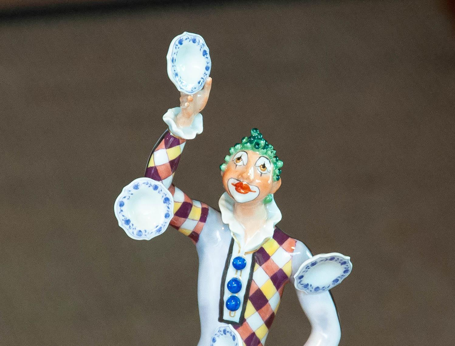 Late 20th Century 1970 Porcelain Meissen Statue 'the Juggler' by Peter Strang for Franklin MInt For Sale
