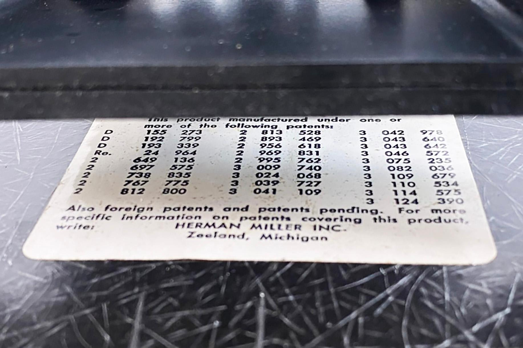 1970 Roter gepolsterter Bürodrehstuhl von Charles Eames für Herman Miller im Angebot 5