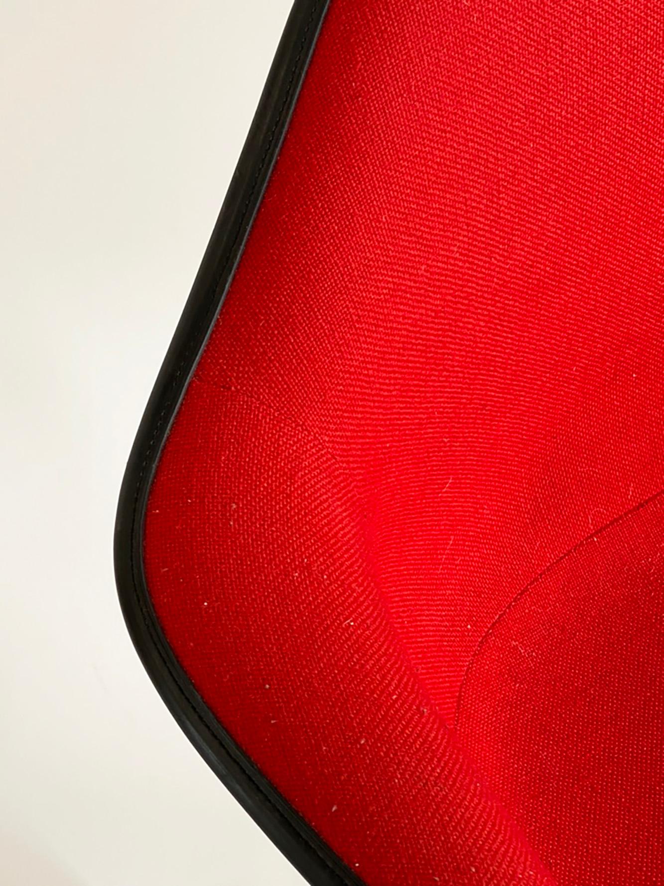 1970 Roter gepolsterter Bürodrehstuhl von Charles Eames für Herman Miller (Moderne der Mitte des Jahrhunderts) im Angebot