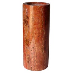 1970 Vaso cilindrico in travertino rosso di design italiano
