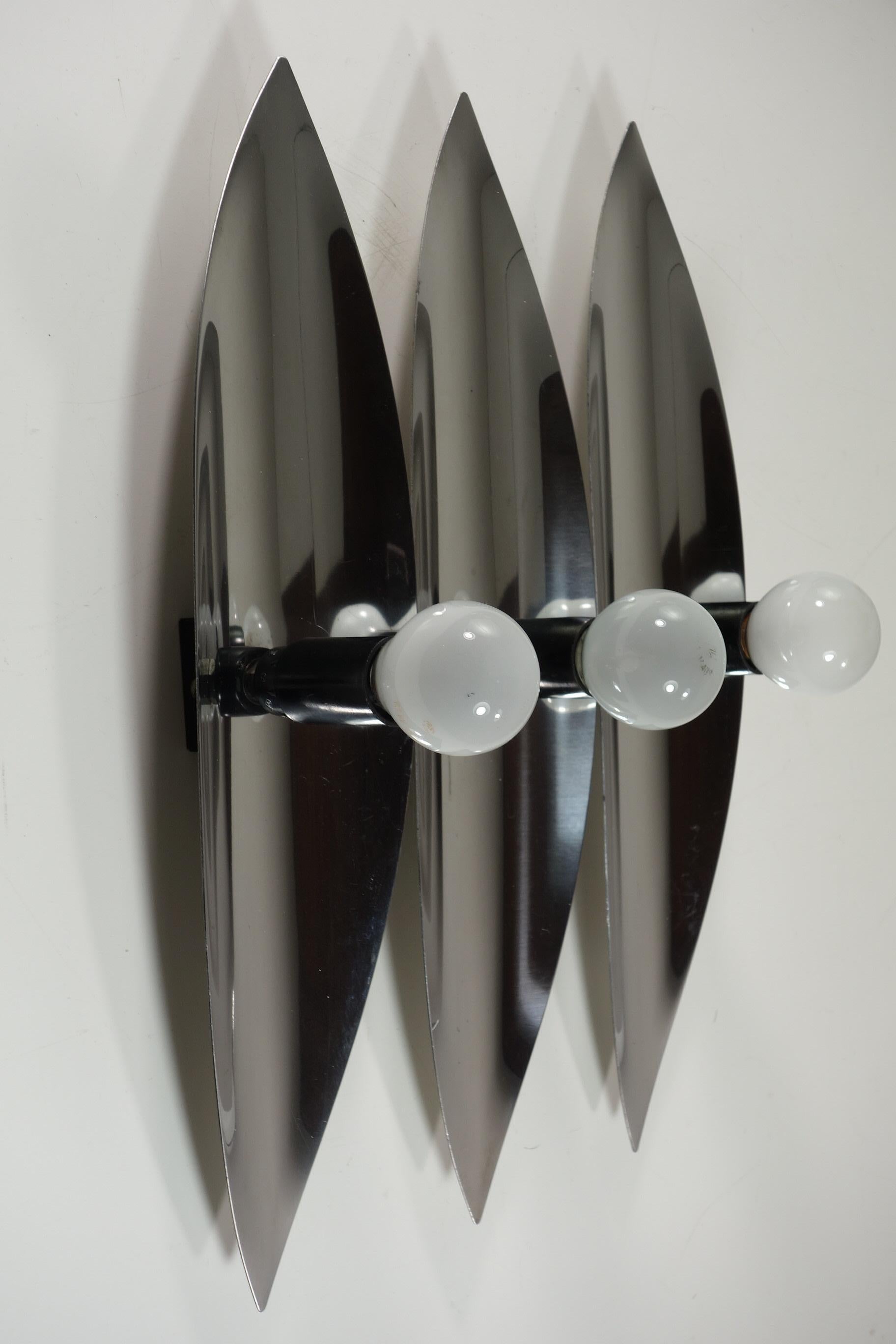 1970 Reggiani Space Age Diseño Italiano Cromo 2 Apliques Apliques Modernos en venta 7