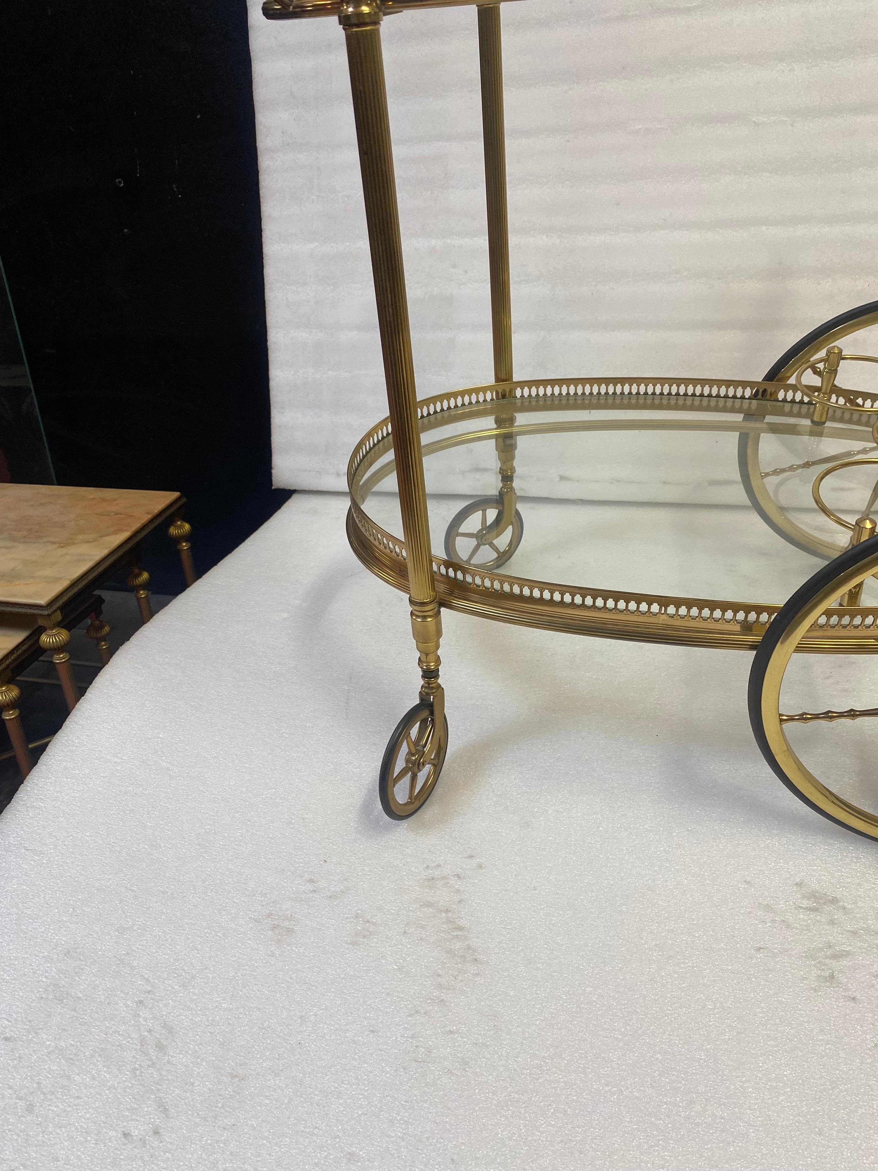 1970′ Barra Rodante O Carro En Bronce Dorado Atribuido A Maison Bagués mediados del siglo XX en venta