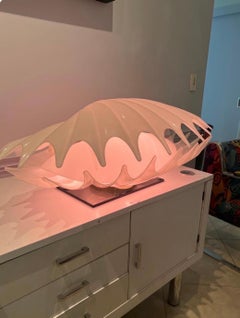 1970 Rougier Acrylic Shell Clam Lamp, Made in Canada