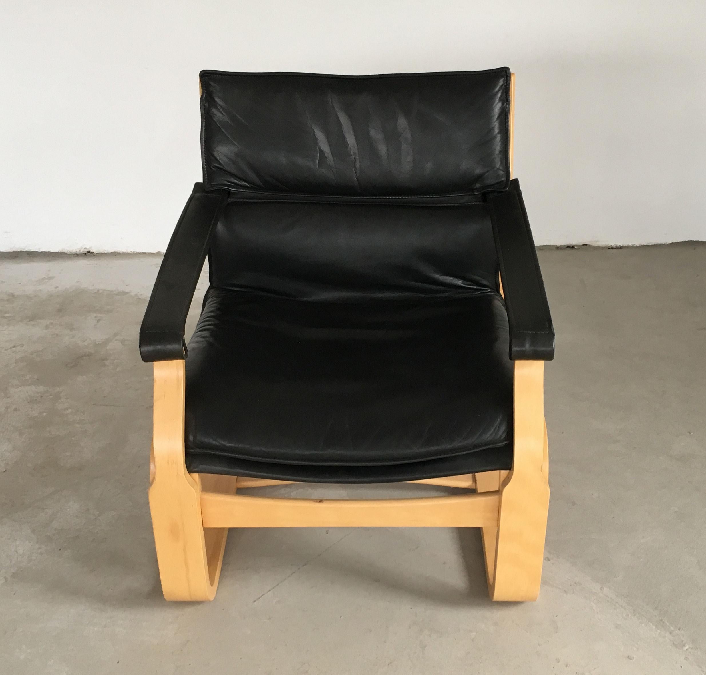 Swedish 1970s Pair of Ake Fribytter Lounge Chairs in Beech and Black Leather by Nelo