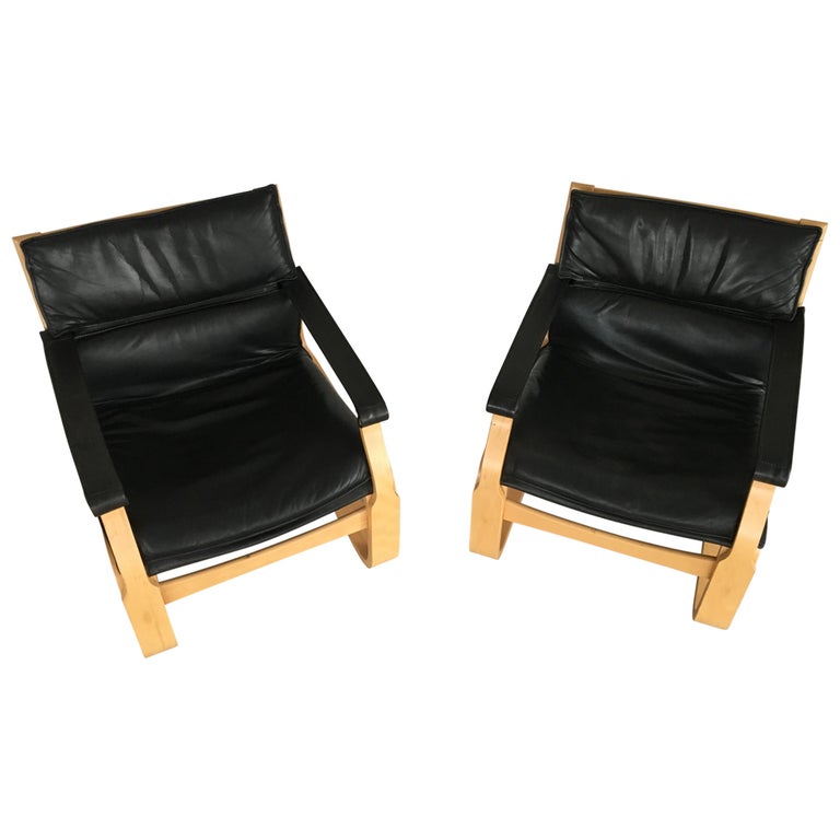 1970s Pair of Ake Fribytter Lounge Chairs in Beech and Black Leather by Nelo For Sale