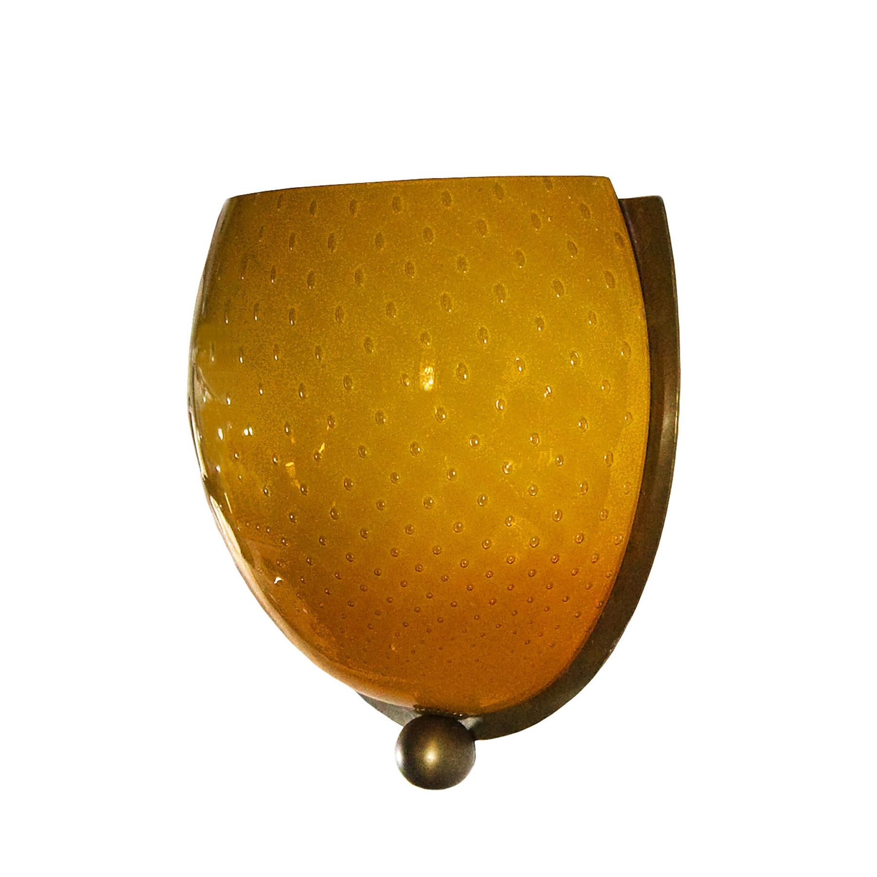 Modern 1970s Pair of Wall Lights in Brass, Yellow-Orange Bubble Molten Glass - Italy