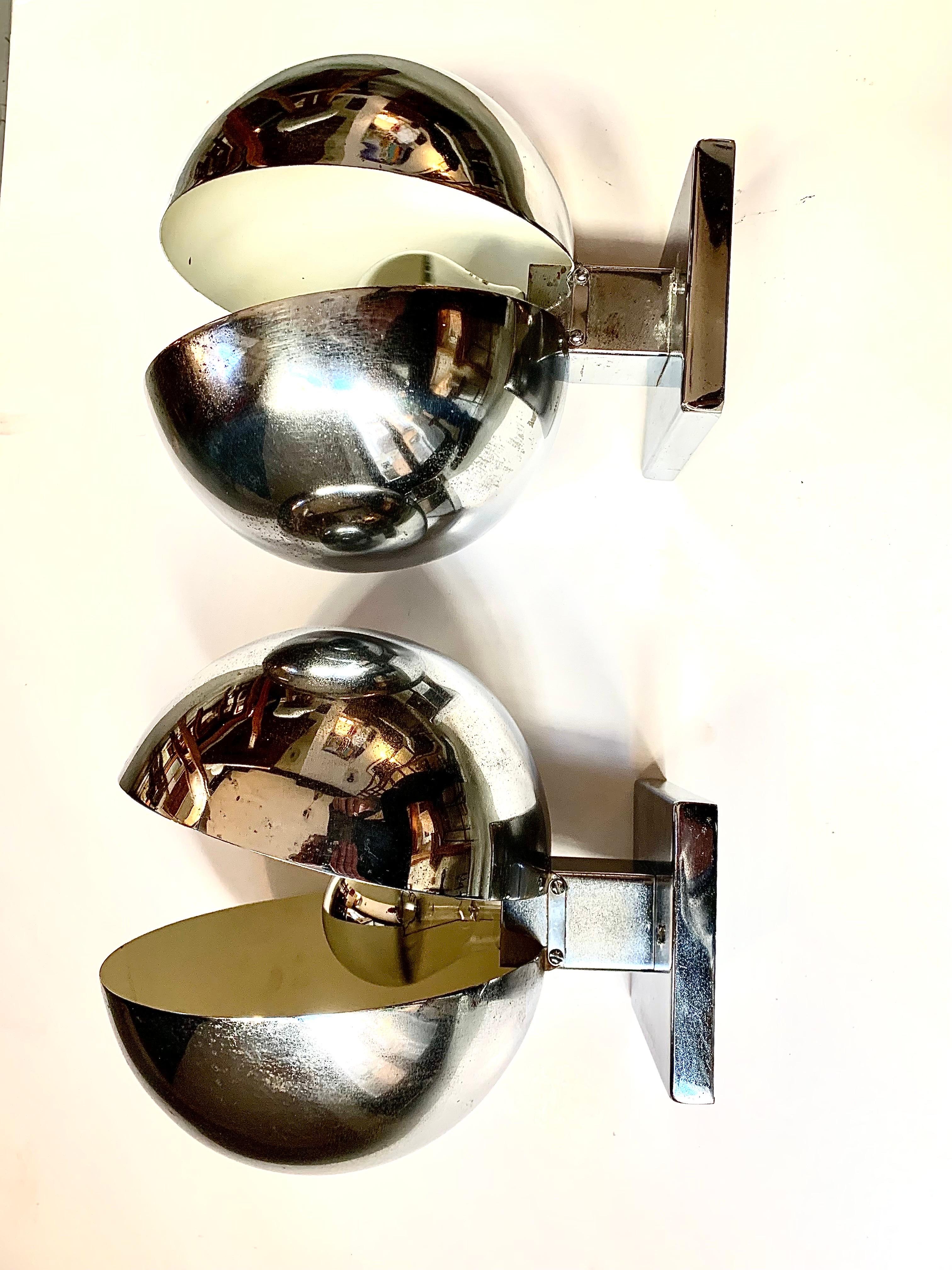 20th Century 1970s Pair Space Age Ball Chrome and Lacquered Metal Wall Sconces For Sale