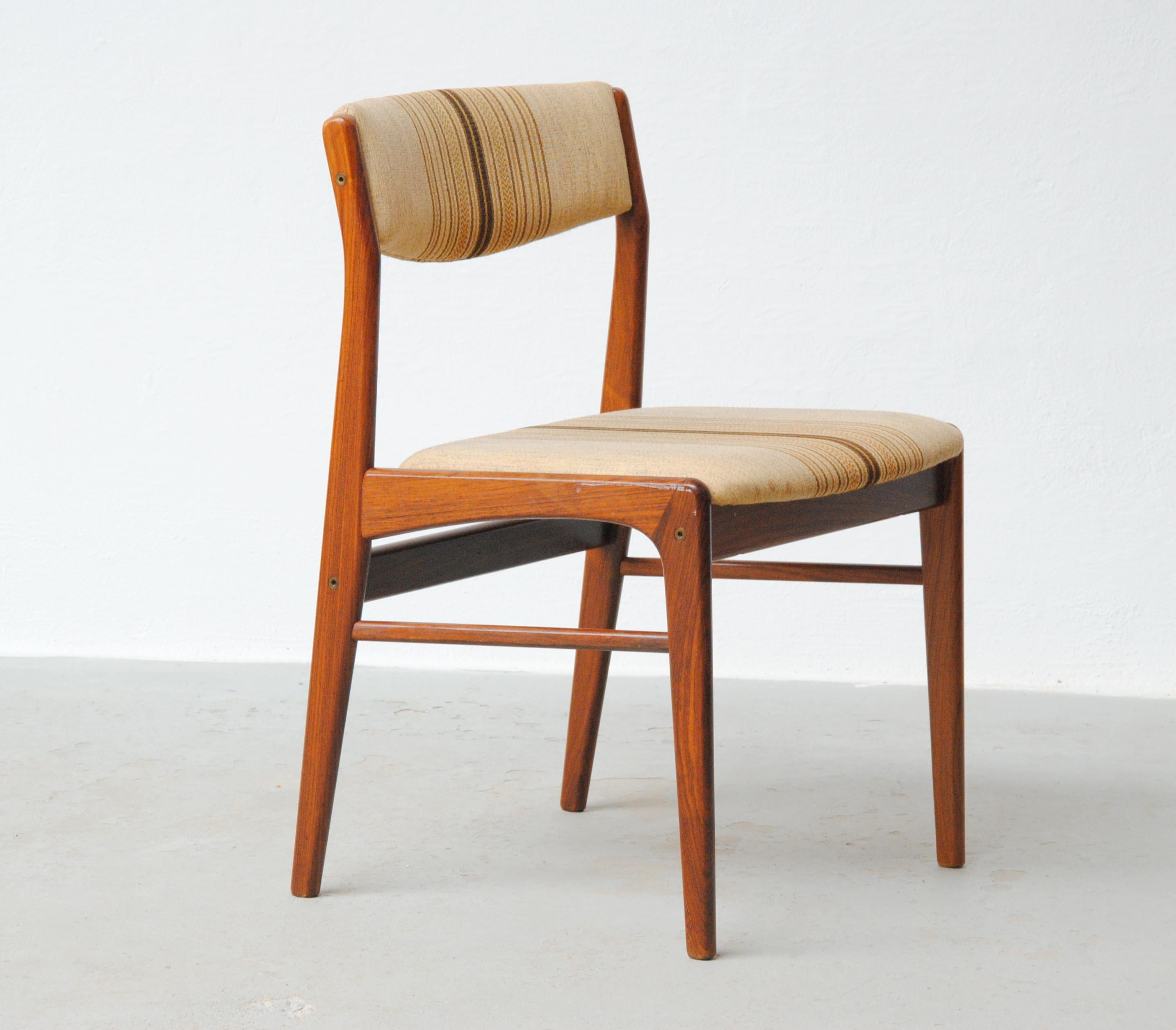1970's Set of Five Restored Rosewood Dining Chairs Custom Upholstery Included In Good Condition For Sale In Knebel, DK