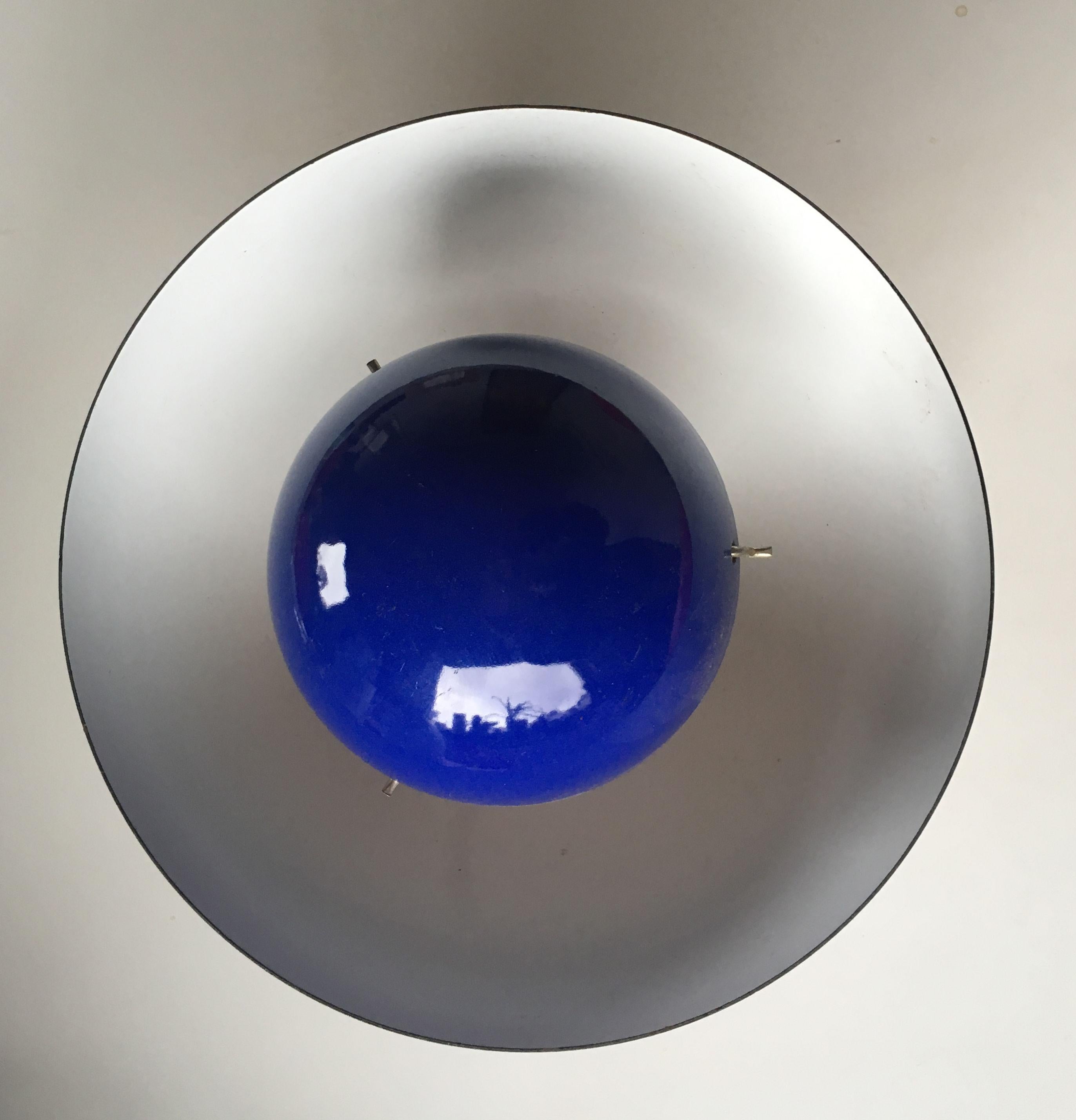 Verner Panton Danish 1´st. Edition Blue Flowerpot Pendant Light - Louis Poulsen In Good Condition In Knebel, DK