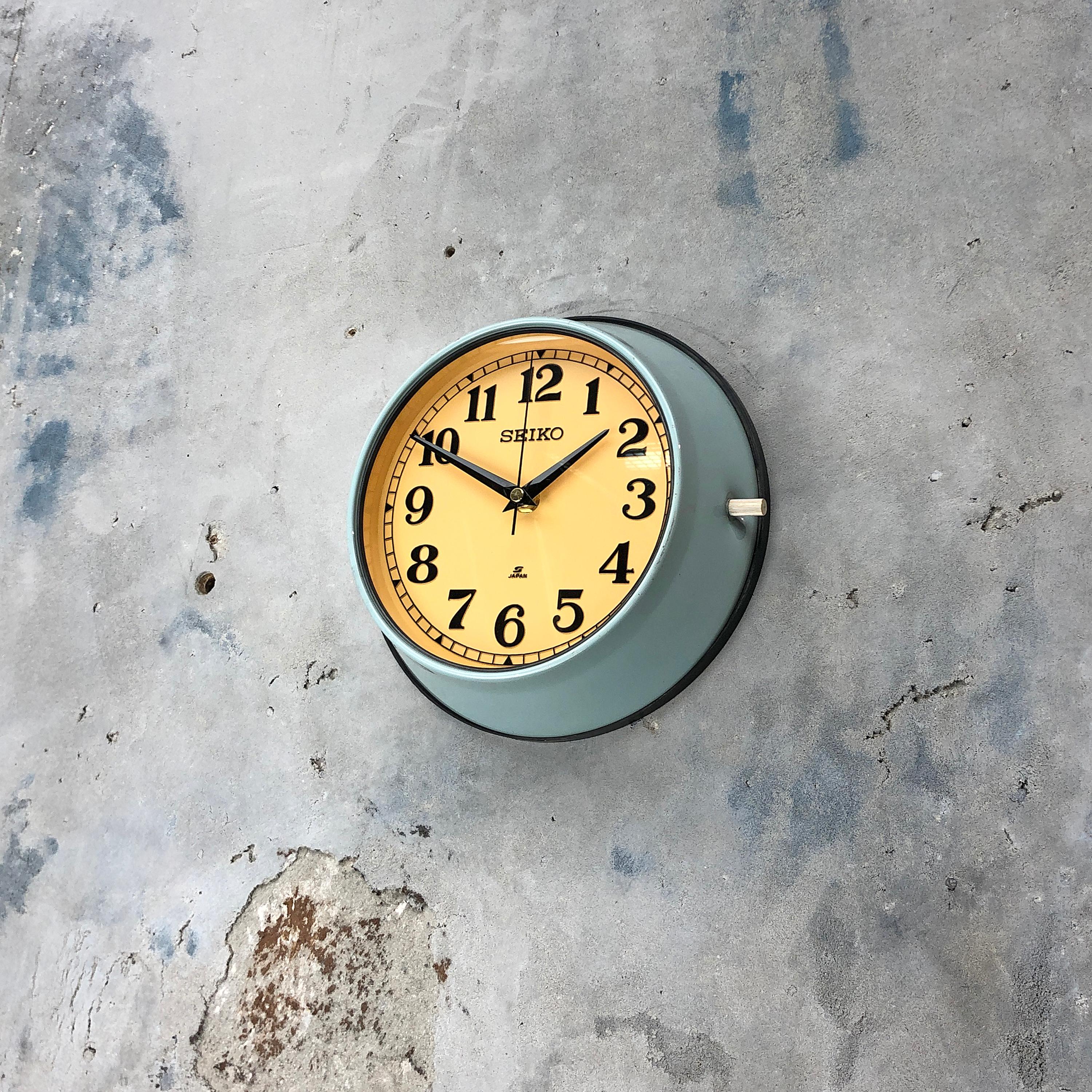 1970 Seiko Blue and Tobacco Retro Vintage Industrial Antique Steel Quartz Clock For Sale 4