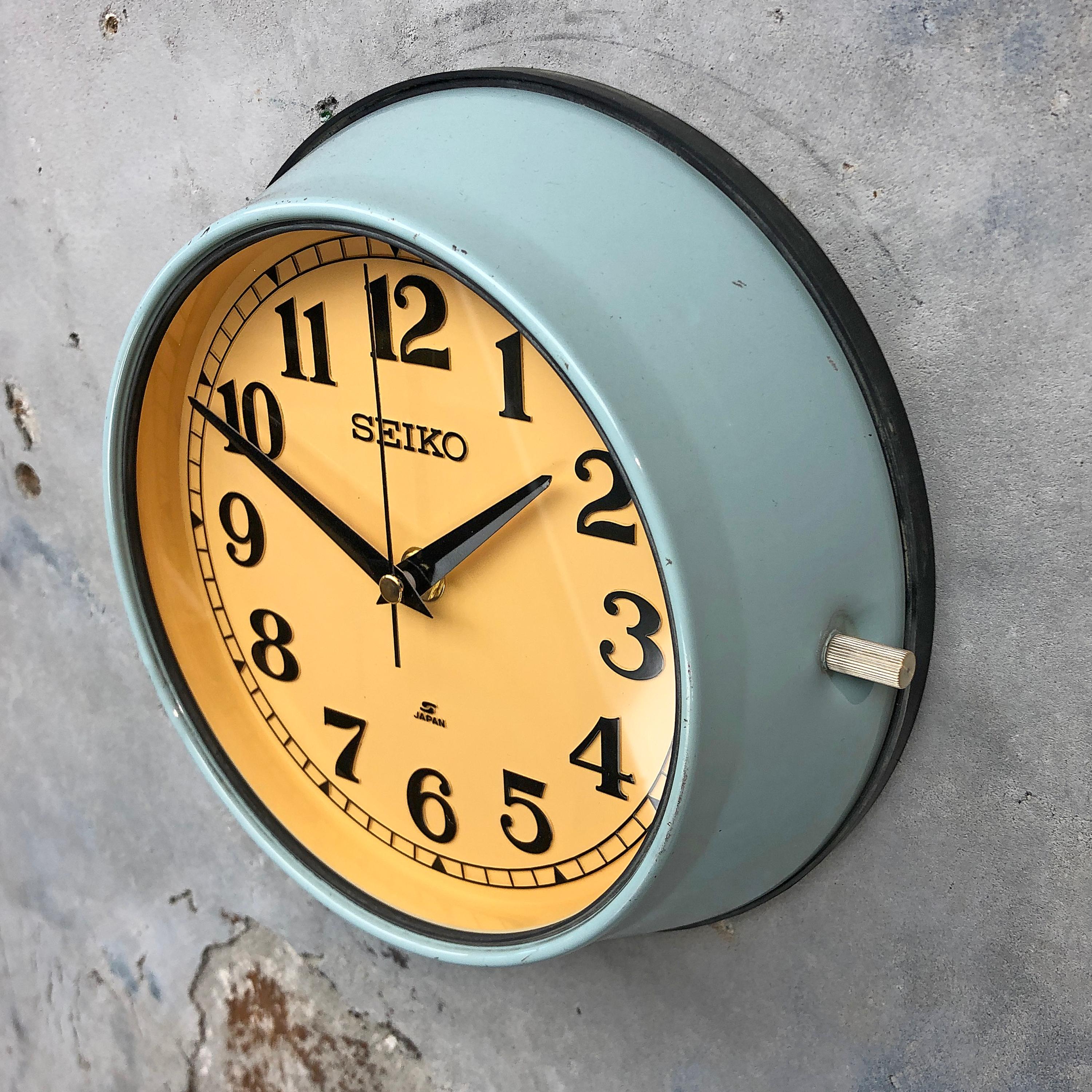 1970 Seiko Blue and Tobacco Retro Vintage Industrial Antique Steel Quartz Clock In Excellent Condition For Sale In Leicester, Leicestershire