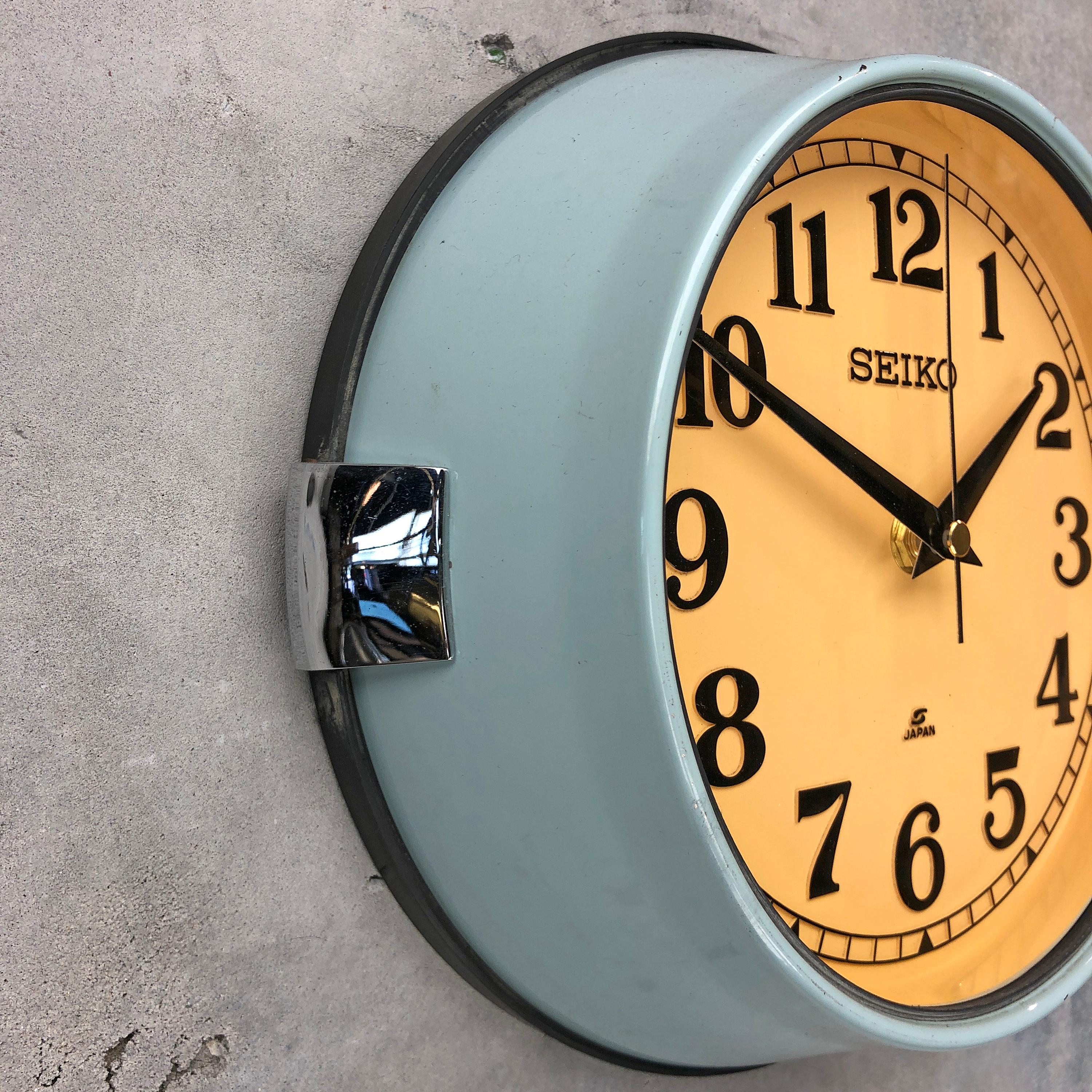 1970 Seiko Blue and Tobacco Retro Vintage Industrial Antique Steel Quartz Clock For Sale 3