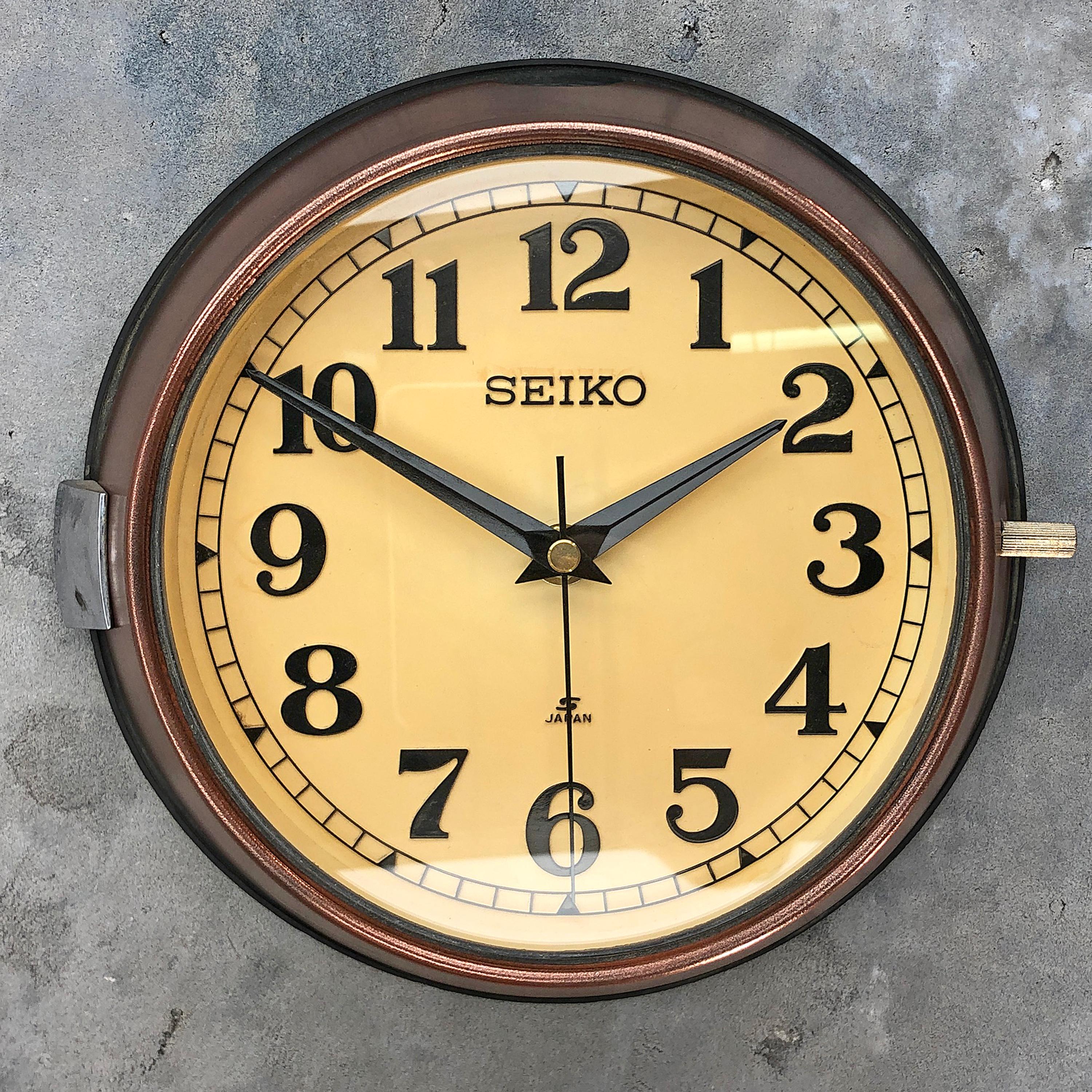 Seiko super tanker slave clock with copper veneer finishing.

A reclaimed and restored maritime slave clock.

These clocks were used in great numbers on super tankers, cargo ships and military vessels built during the 1970s and housed a movement