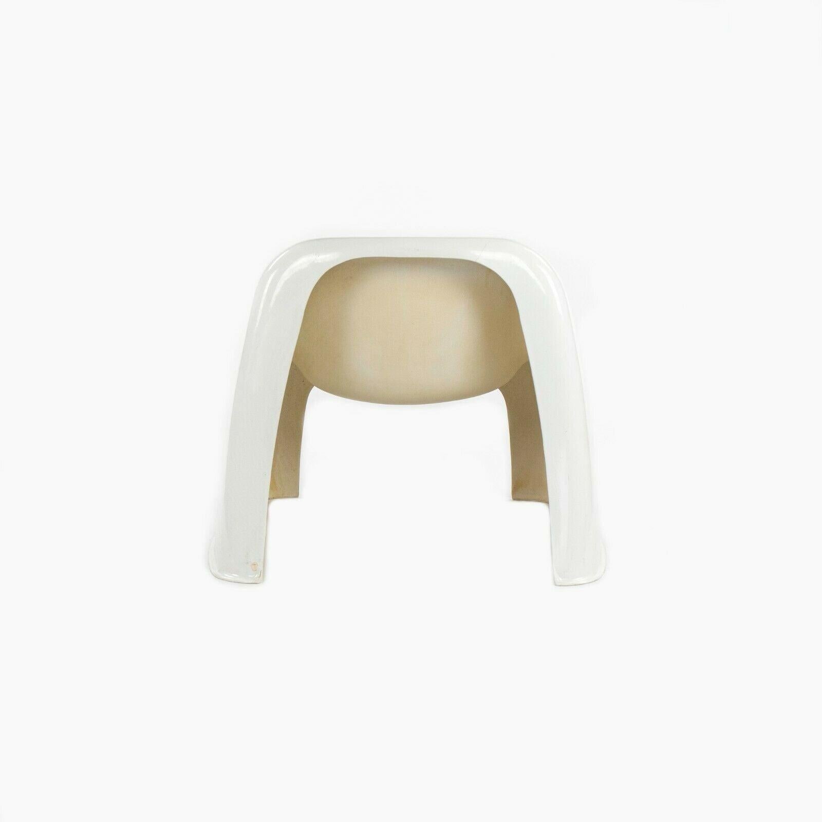 1970 Sergio Mazza for Artemide Toga Stacking Outdoor Lounge Chairs White 4 Avail For Sale 2