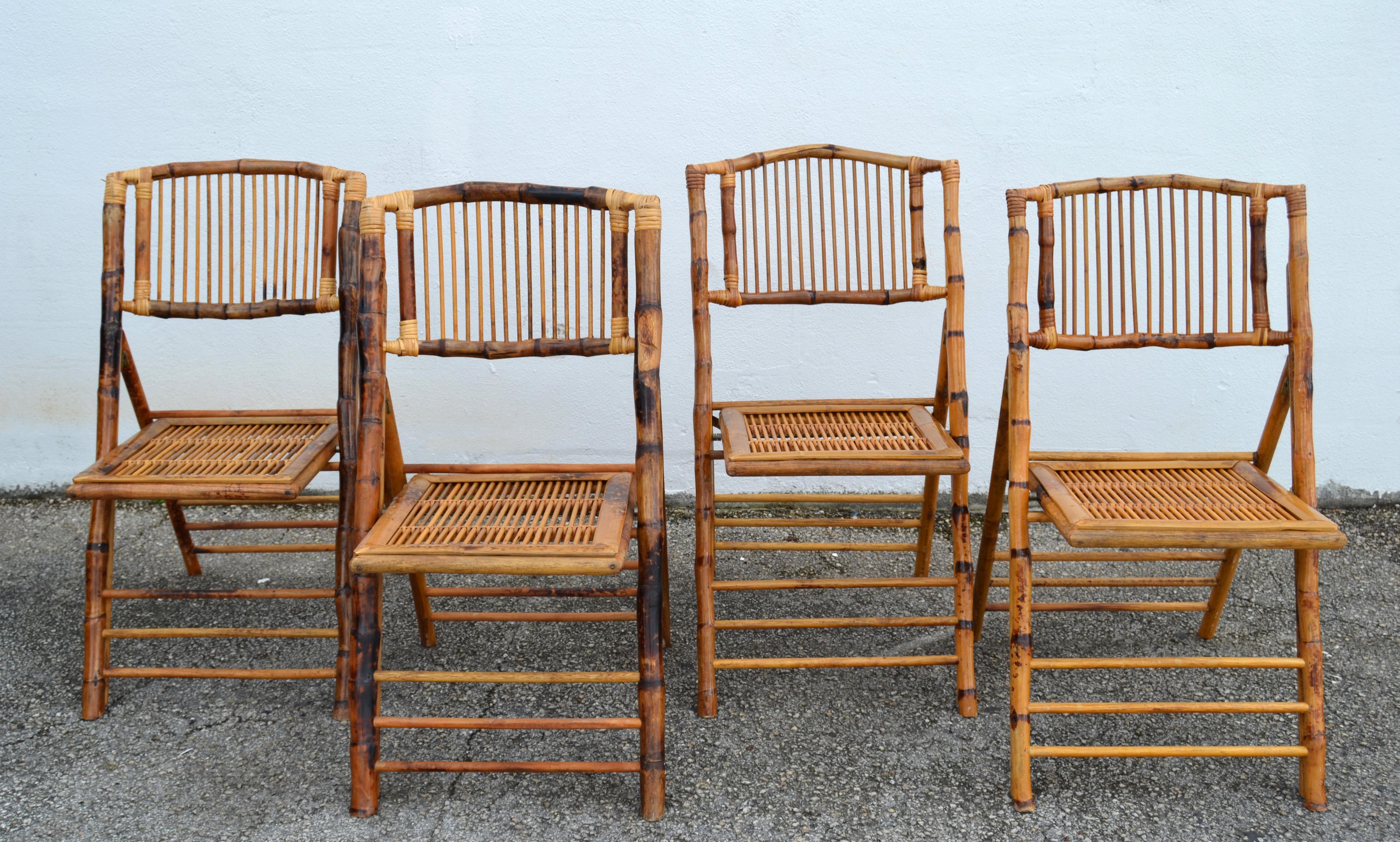 1970 Juego de 4 sillas plegables de bambú de mediados de siglo Modern British Colonial Style Estadounidense en venta