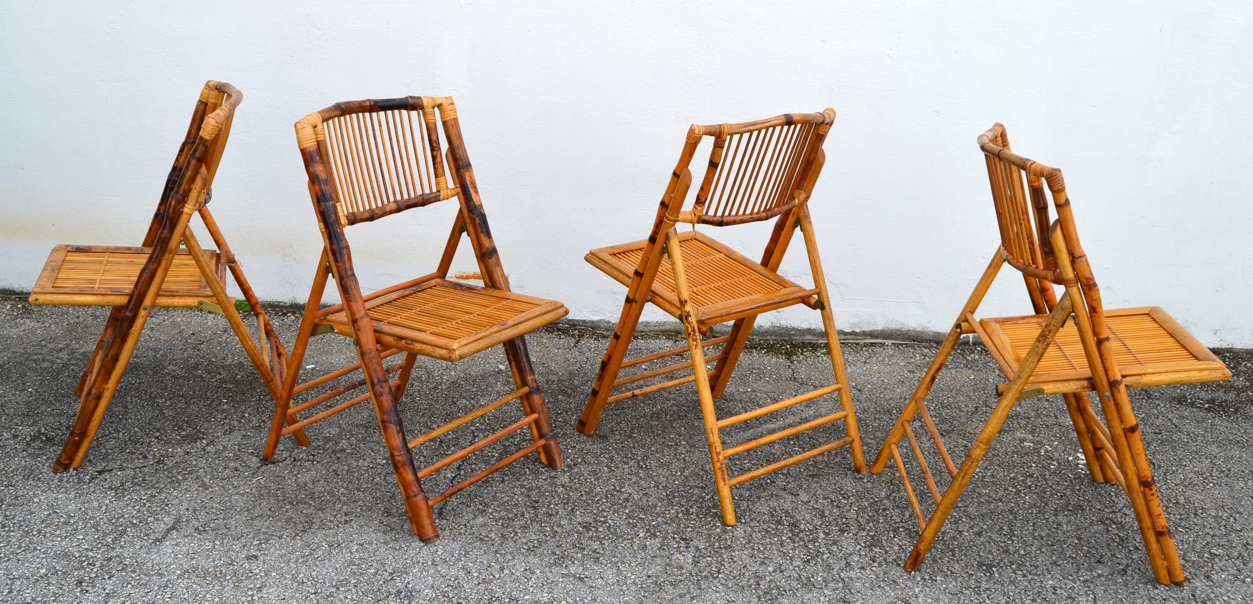 1970 Juego de 4 sillas plegables de bambú de mediados de siglo Modern British Colonial Style Hecho a mano en venta