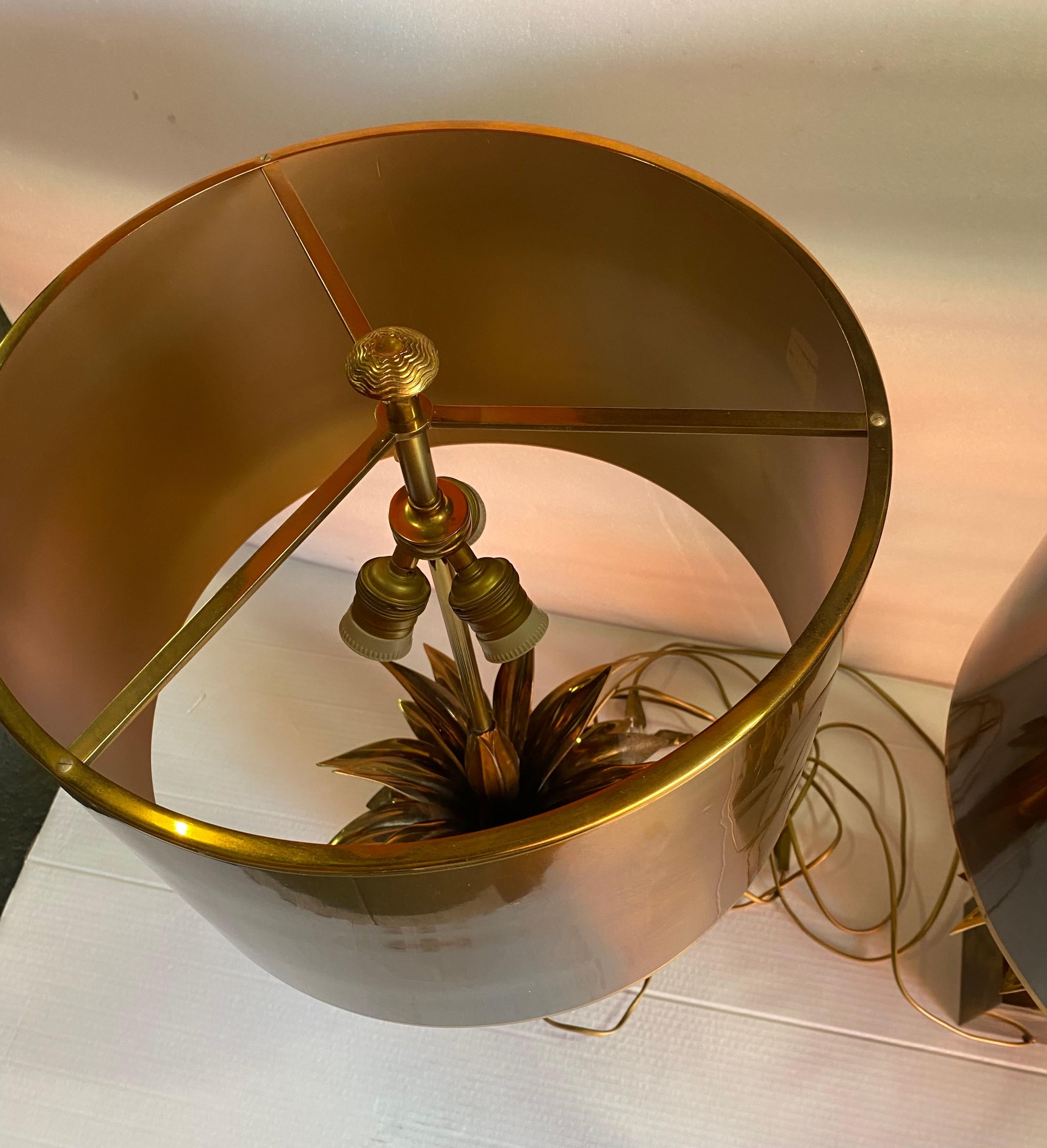 1970 Set di 4 lampade in bronzo con decorazioni di fiori di loto firmate Charles Charles in vendita 6