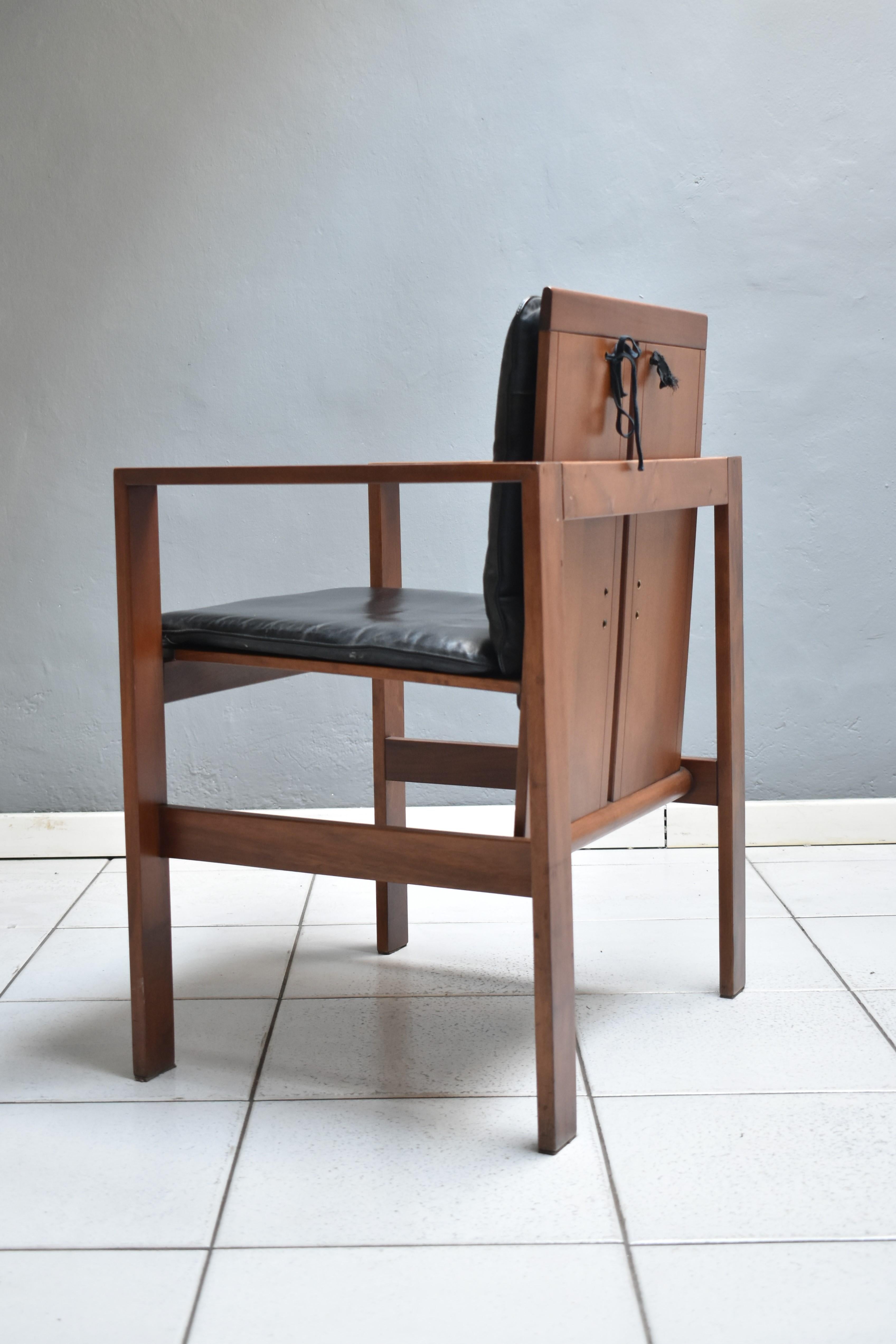 Late 20th Century 1970, Set of 4 Chairs with Armrests by Bernini, Walnut Wood and Black Leather