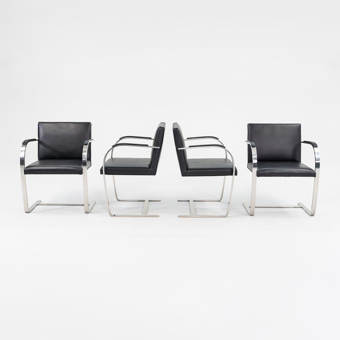 1970 Set di quattro poltrone da pranzo Knoll Flat Bar Brno di Mies van der Rohe in vendita 3